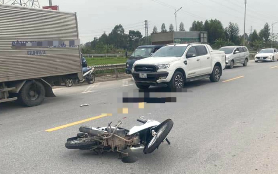 Bản tin TNGT 20/3: Bị cuốn v&agrave;o gầm xe tải sau va chạm, nam thanh ni&ecirc;n tử vong tại chỗ