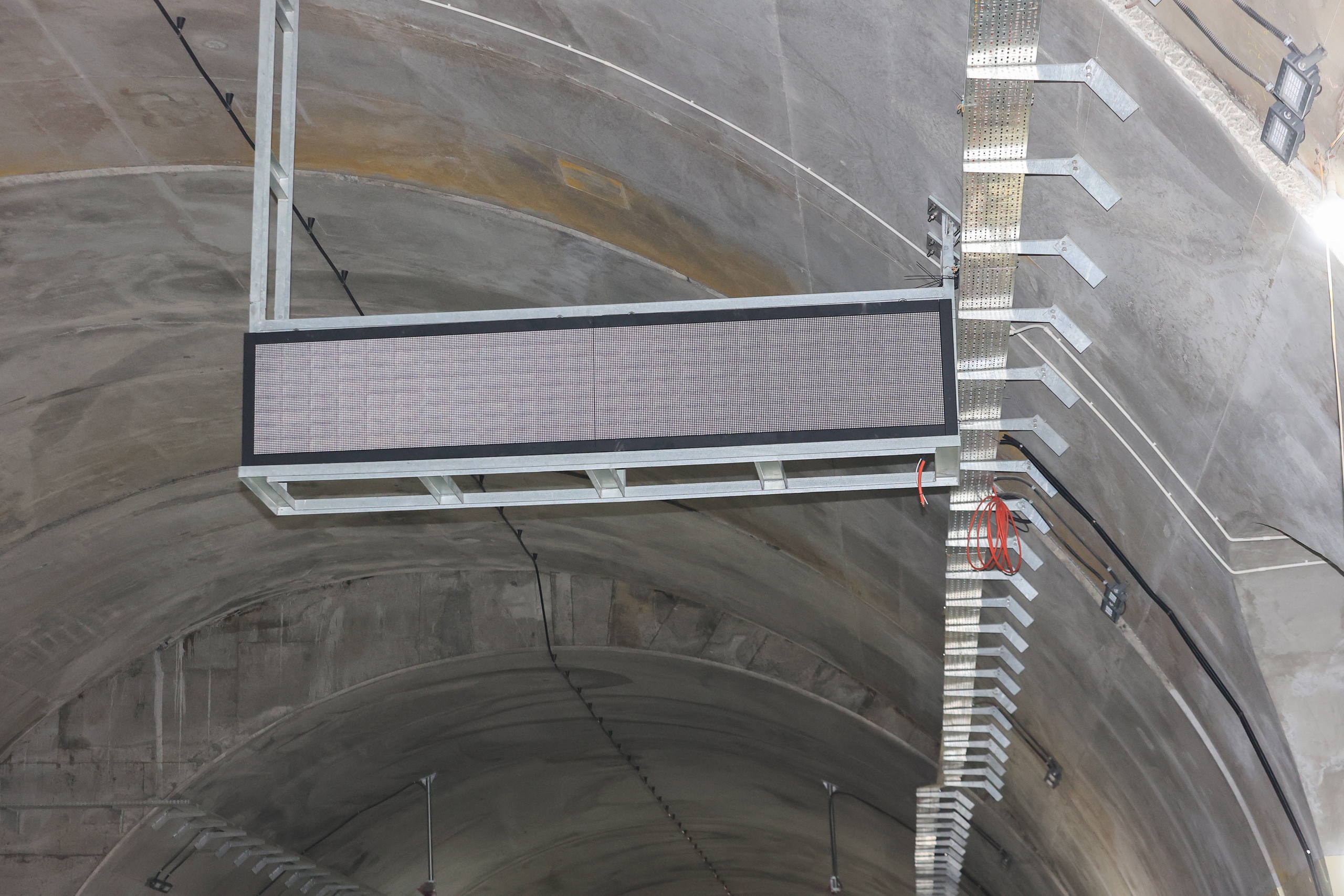 Hai hầm xuy&ecirc;n n&uacute;i d&agrave;i nhất cao tốc Bắc - Nam giai đoạn 1 chạy đua về đ&iacute;ch- Ảnh 10.