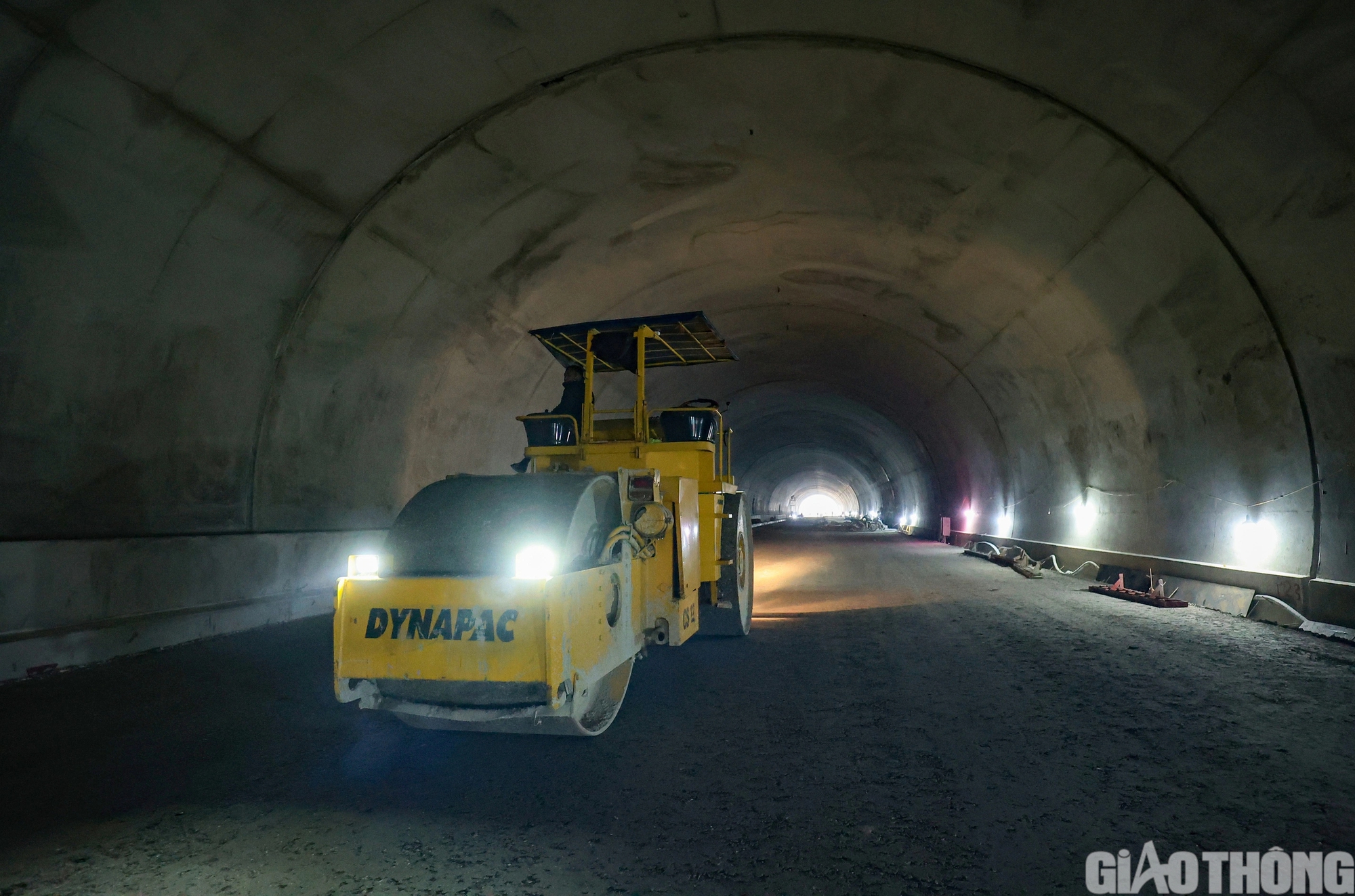 Hai hầm xuyên núi dài nhất cao tốc Bắc - Nam giai đoạn 1 chạy đua về đích- Ảnh 18. Hai hầm xuyên núi dài nhất cao tốc Bắc - Nam giai đoạn 1 chạy đua về đích- Ảnh 18.