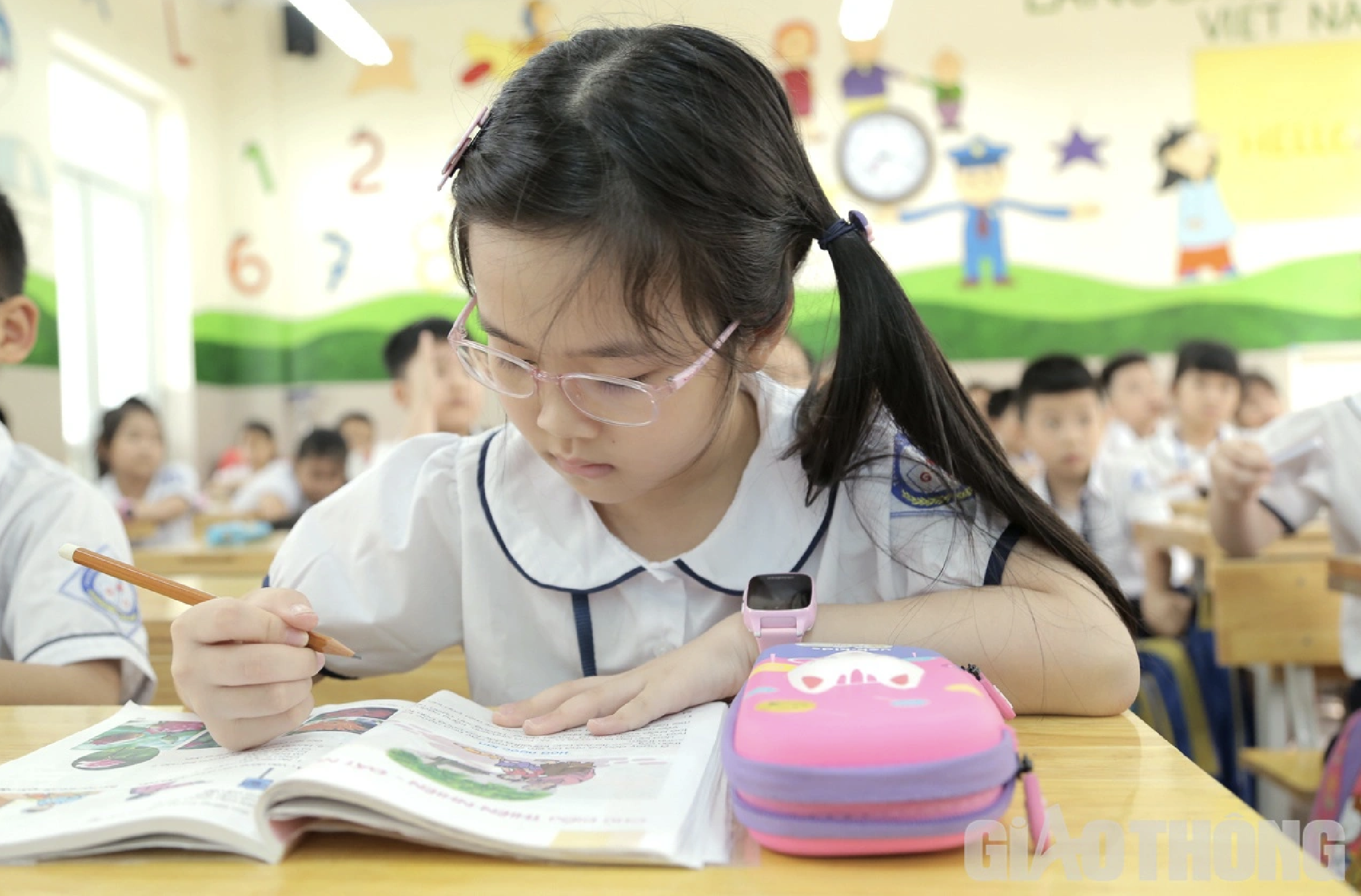 Ch&iacute;nh phủ y&ecirc;u cầu thanh kiểm tra việc bi&ecirc;n soạn, ph&aacute;t h&agrave;nh s&aacute;ch gi&aacute;o khoa- Ảnh 1.