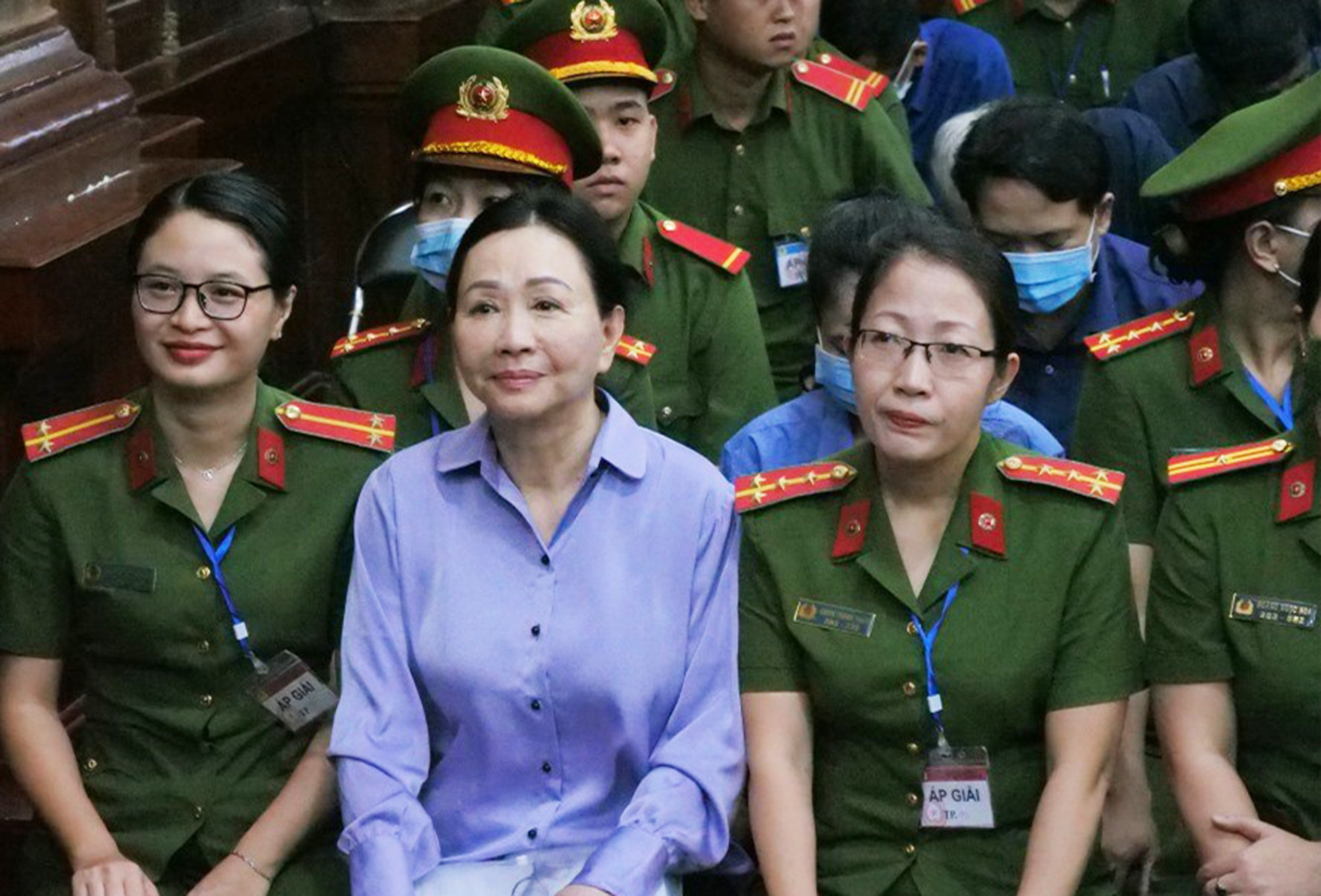 Tự b&agrave;o chữa, Trương Mỹ Lan n&oacute;i đau x&oacute;t v&agrave; 