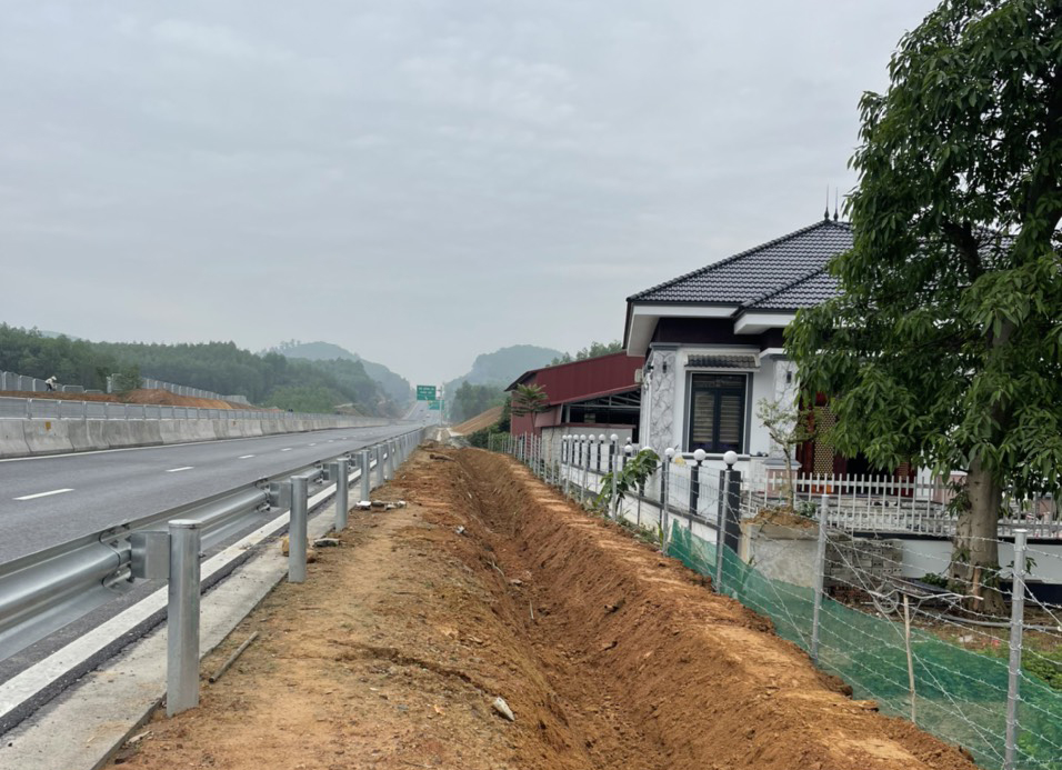 V&igrave; sao một người d&acirc;n căng d&acirc;y chặn ngang cao tốc Tuy&ecirc;n Quang - Ph&uacute; Thọ?- Ảnh 2.