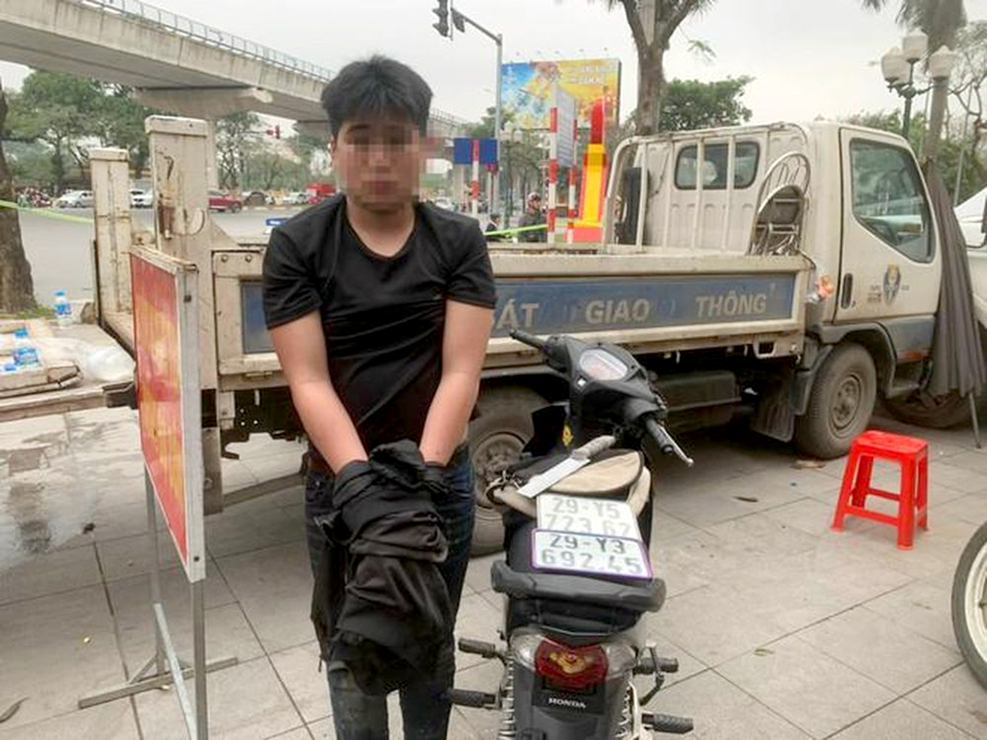 Những lần gi&aacute;p mặt tội phạm đường phố- Ảnh 1.