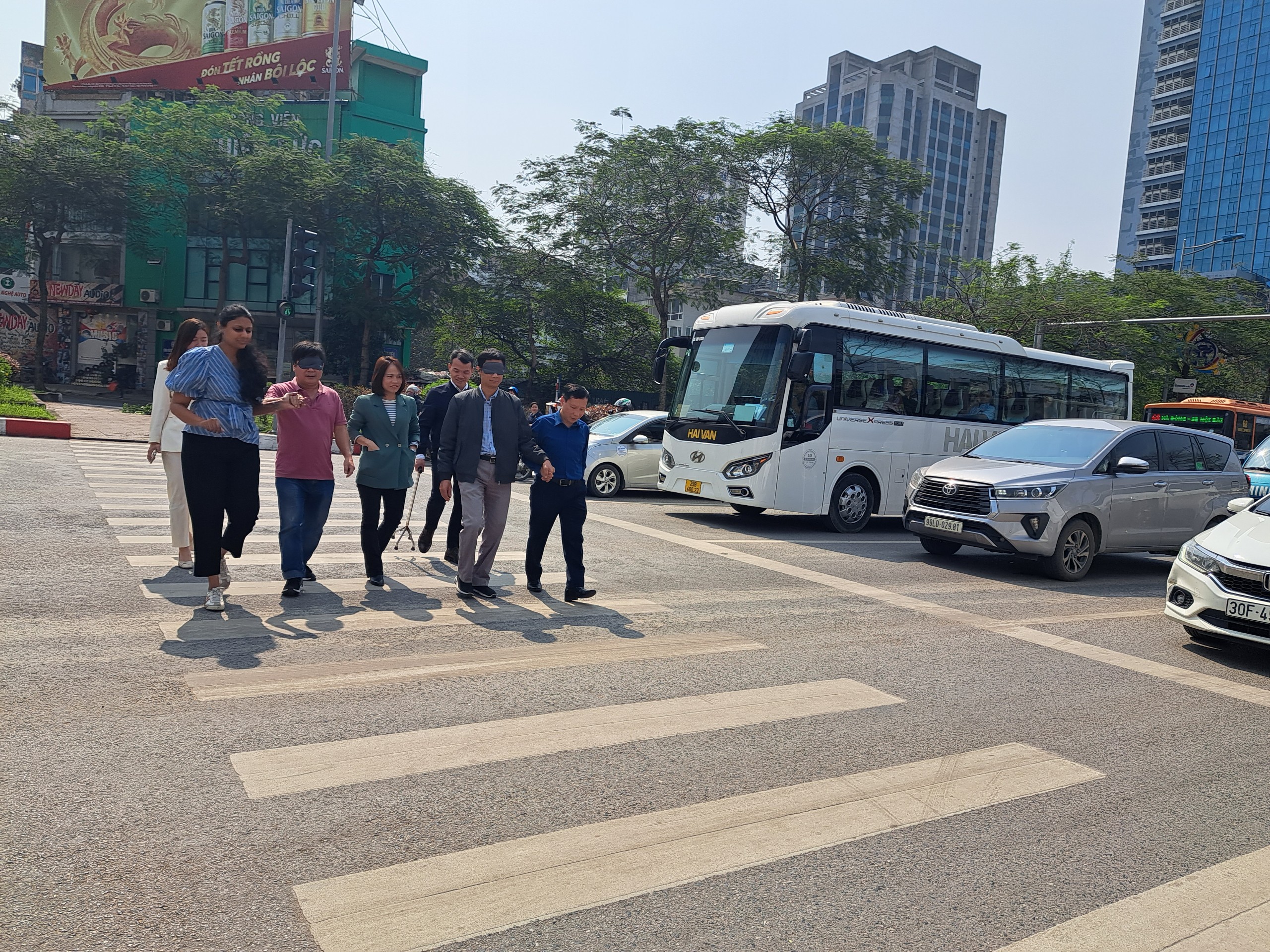 Chuy&ecirc;n gia quốc tế hỗ trợ H&agrave; Nội thiết kế lại c&aacute;c tuyến đường- Ảnh 1.