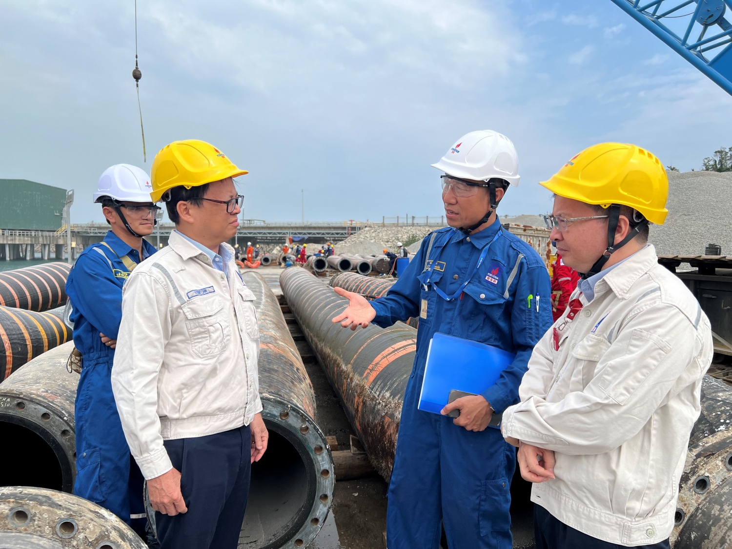 Hơn 4.000 người bảo dưỡng nhà máy lọc dầu tỷ đô- Ảnh 12. Hơn 4.000 người bảo dưỡng nhà máy lọc dầu tỷ đô- Ảnh 12.