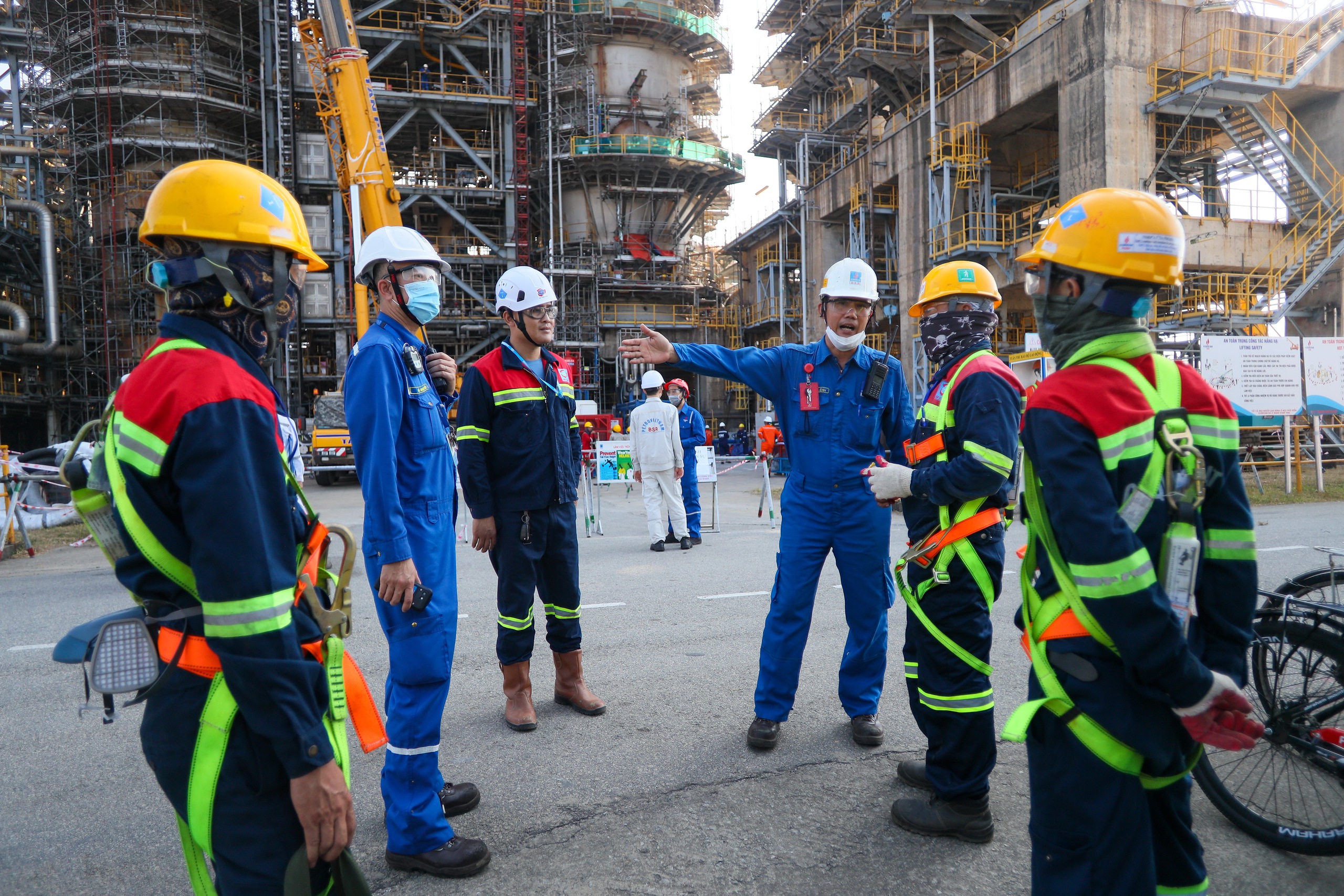 Hơn 4.000 người bảo dưỡng nhà máy lọc dầu tỷ đô- Ảnh 3. Hơn 4.000 người bảo dưỡng nhà máy lọc dầu tỷ đô- Ảnh 3.