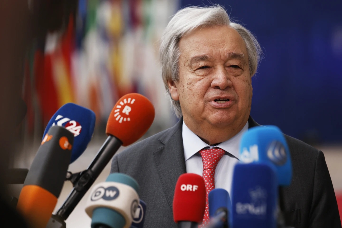 Tổng thư k&yacute; Li&ecirc;n hợp quốc Antonio Guterres đ&atilde; k&ecirc;u gọi c&aacute;c quốc gia Li&ecirc;n minh ch&acirc;u &Acirc;u (EU) kh&ocirc;ng được &aacute;p đặt &ldquo;ti&ecirc;u chuẩn k&eacute;p&rdquo; trong vấn đề xung đột ở Gaza v&agrave; Ukraine. (Ảnh: AP)