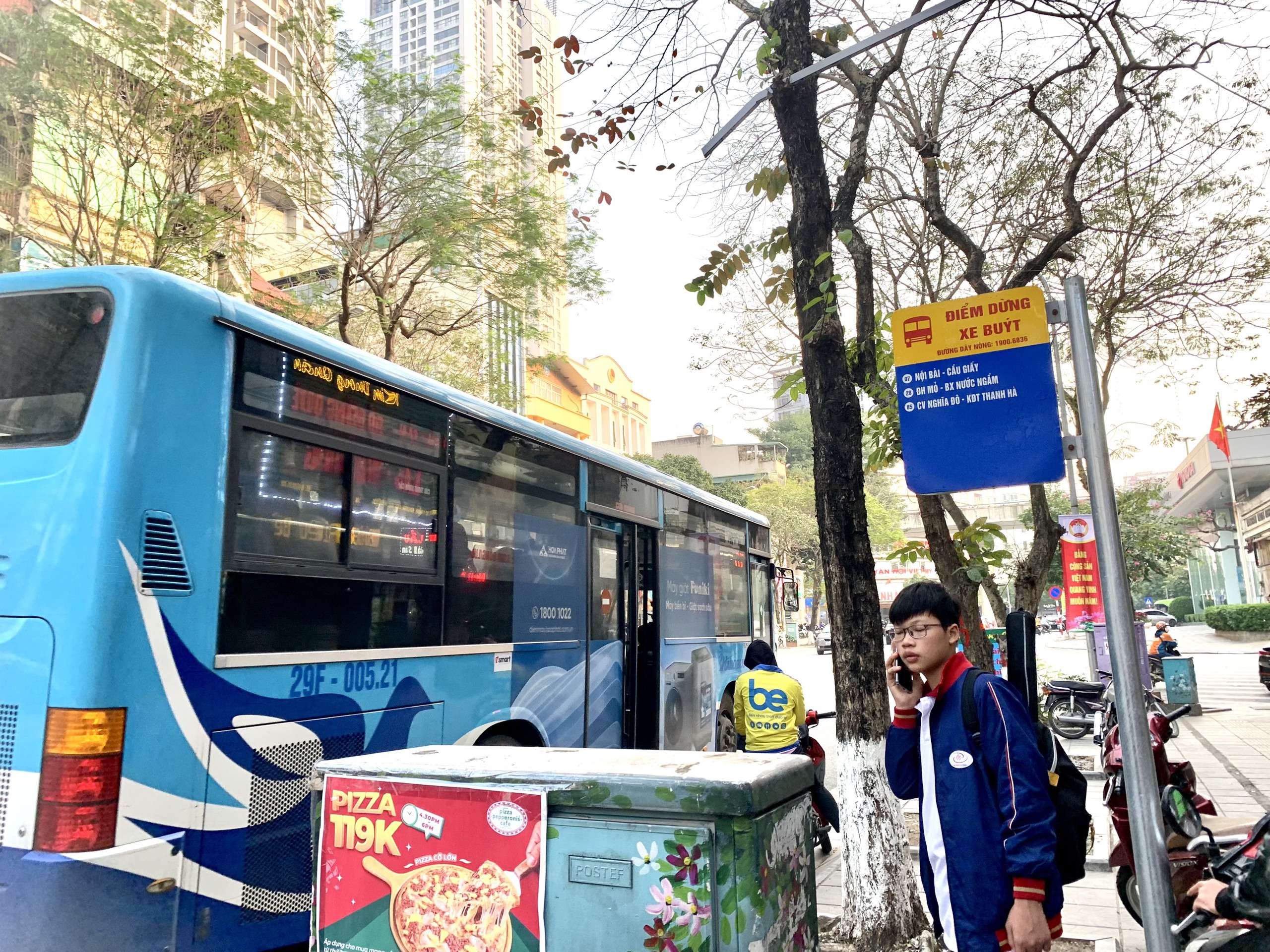 V&igrave; sao chưa nhiều học sinh đi xe bu&yacute;t đến trường?- Ảnh 2.