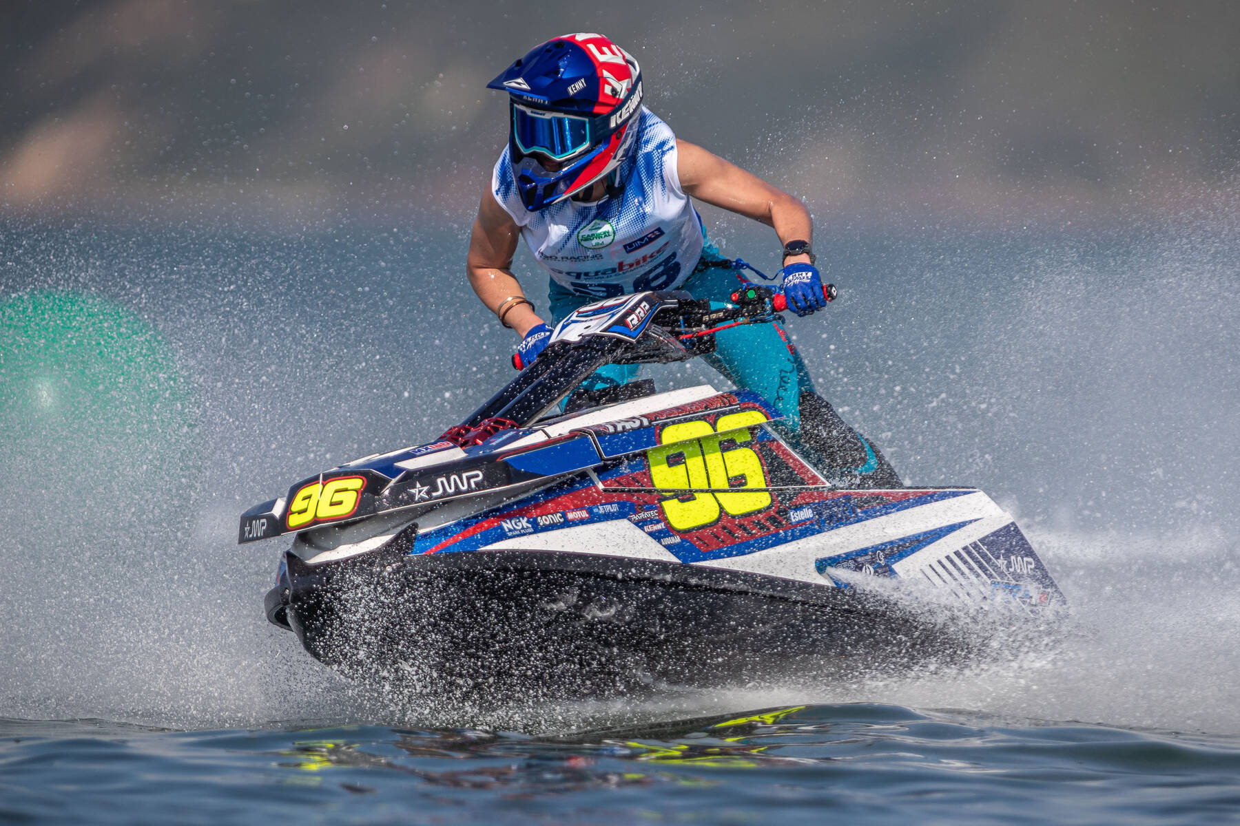 So kè căng thẳng phân hạng cuộc thi mô tô nước lần đầu tại Việt Nam- Ảnh 2. So kè căng thẳng phân hạng cuộc thi mô tô nước lần đầu tại Việt Nam- Ảnh 2.