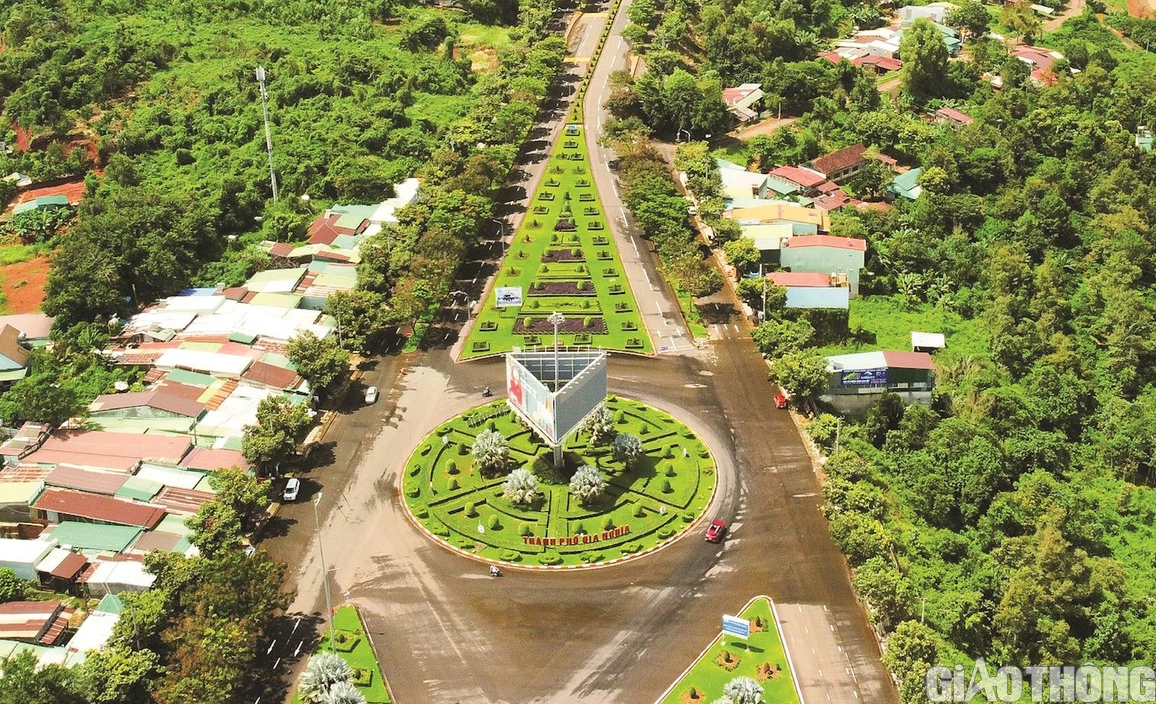 Kỳ vọng cao tốc Gia Nghĩa - Chơn Th&agrave;nh đưa Đắk N&ocirc;ng cất c&aacute;nh- Ảnh 2.