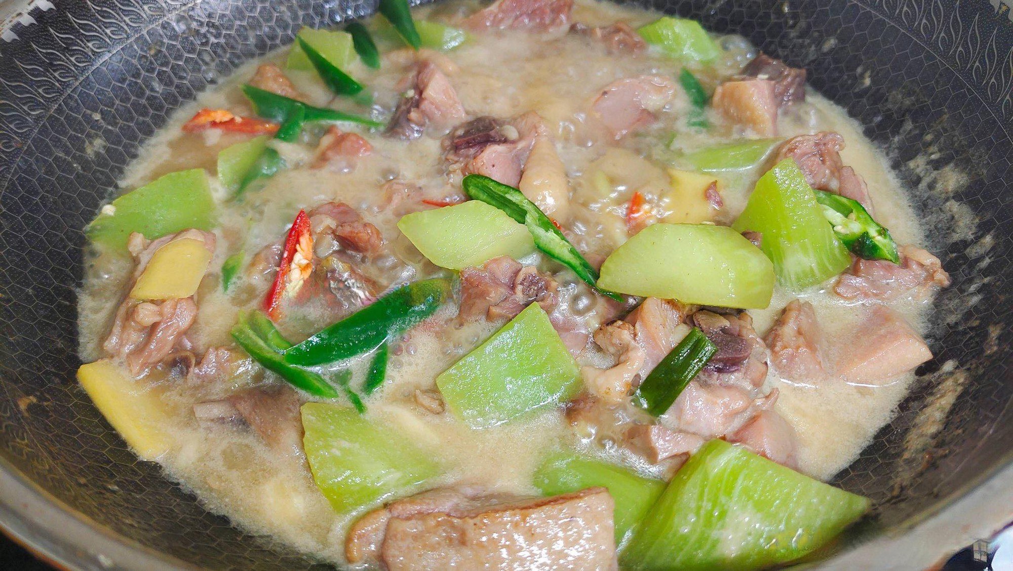 Thịt g&agrave; nấu c&ugrave;ng rau n&agrave;y cực nhanh, ăn ngon lại tăng cường miễn dịch - Ảnh 7.