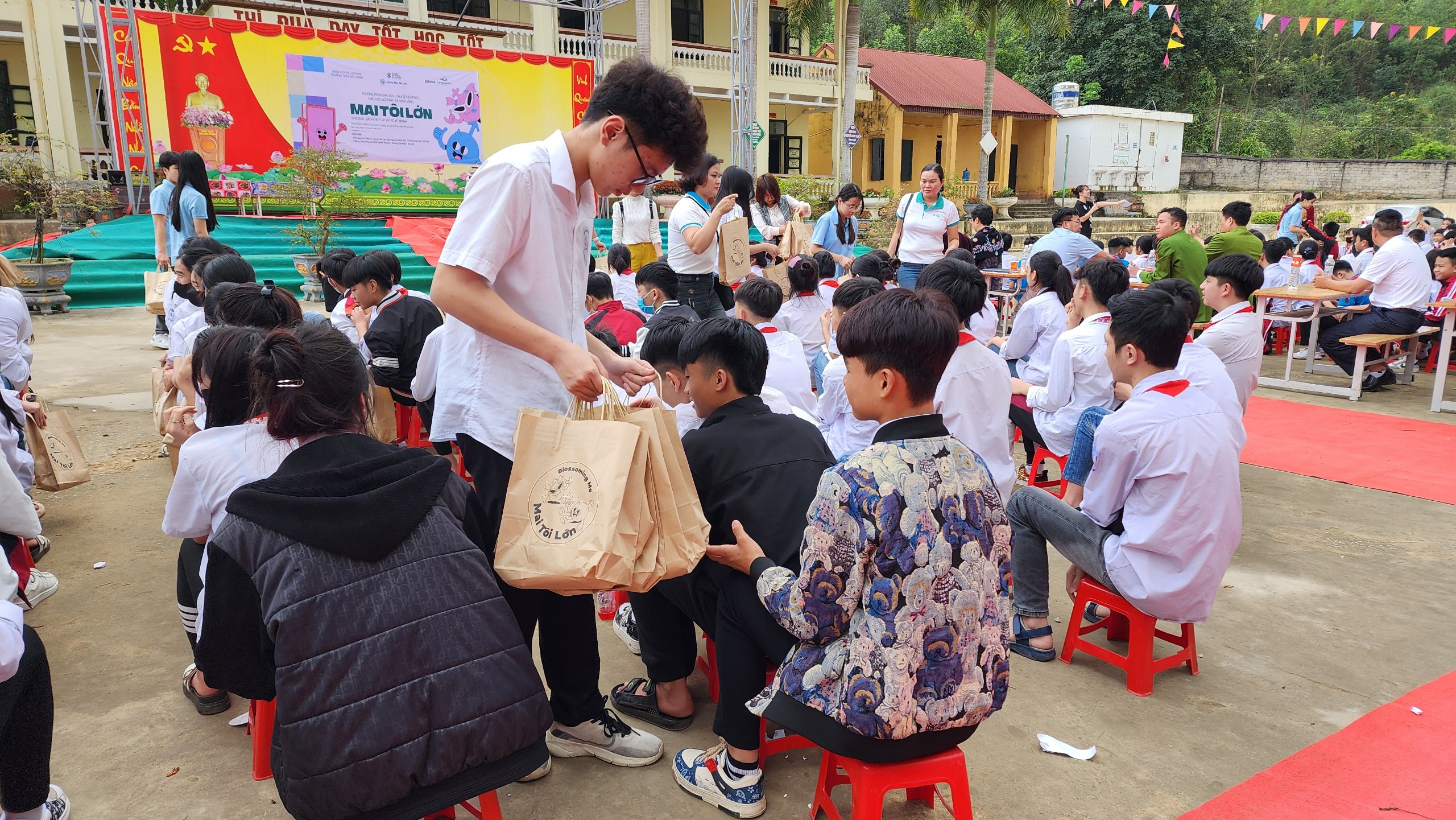 Nữ sinh rụt r&egrave; chia sẻ chuyện kh&oacute; n&oacute;i của tuổi mới lớn- Ảnh 3.