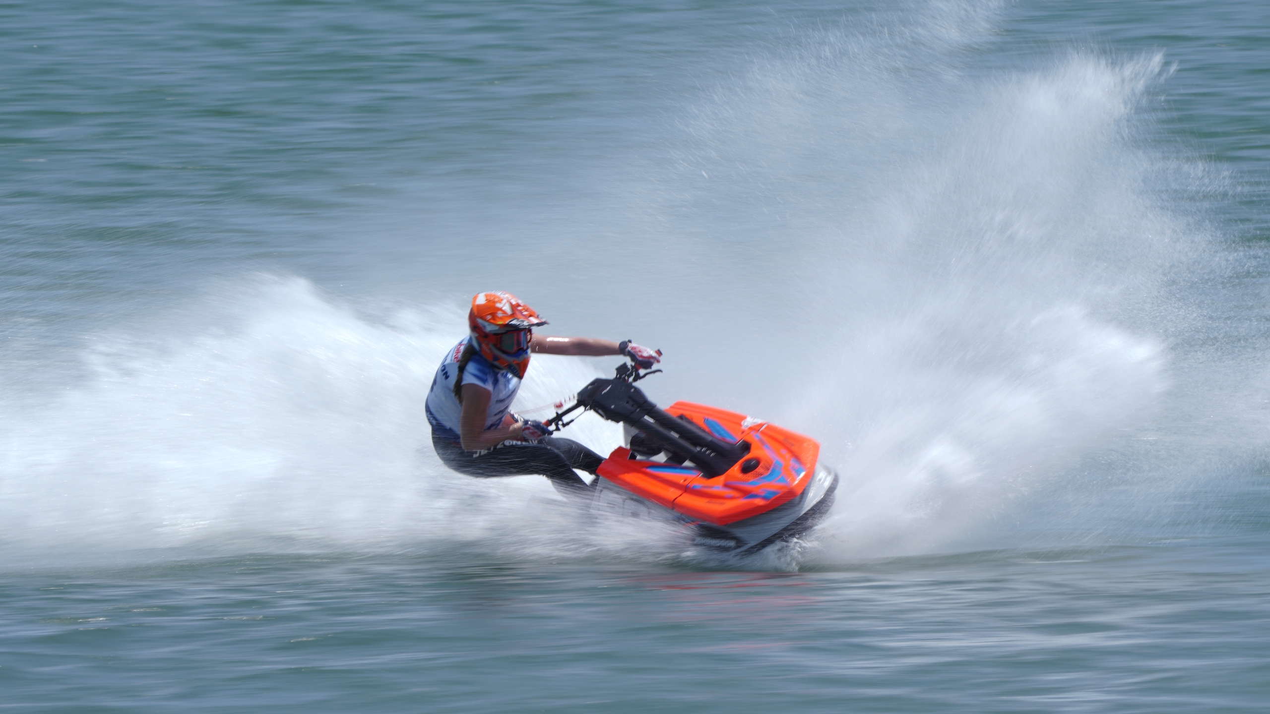 So kè căng thẳng phân hạng cuộc thi mô tô nước lần đầu tại Việt Nam- Ảnh 1. So kè căng thẳng phân hạng cuộc thi mô tô nước lần đầu tại Việt Nam- Ảnh 1.