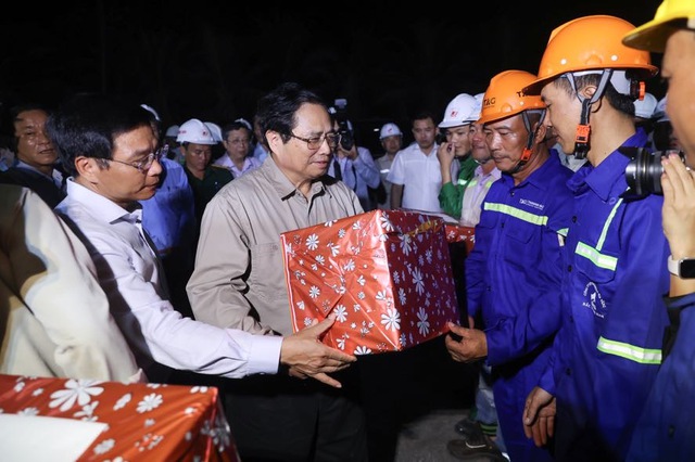 Thủ tướng y&ecirc;u cầu tập trung nguồn lực, đưa cầu Rạch Miễu 2 về đ&iacute;ch sớm 3 th&aacute;ng- Ảnh 2.