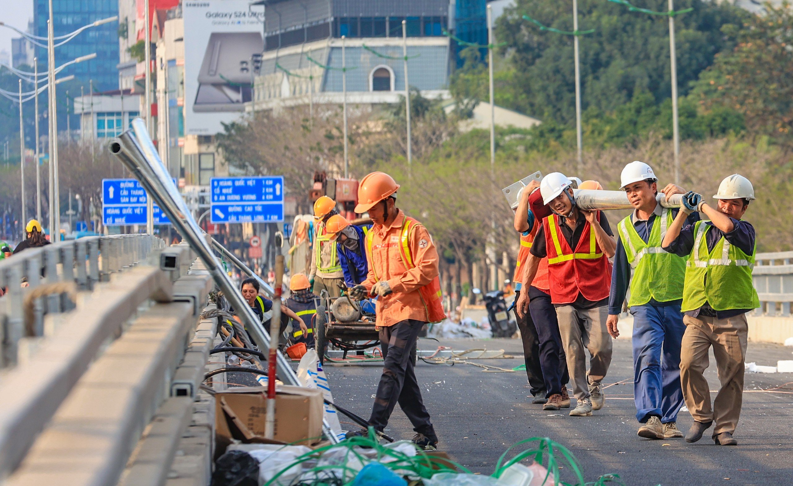 Cận cảnh cầu vượt n&uacute;t giao Mai Dịch trước ng&agrave;y về đ&iacute;ch- Ảnh 6.