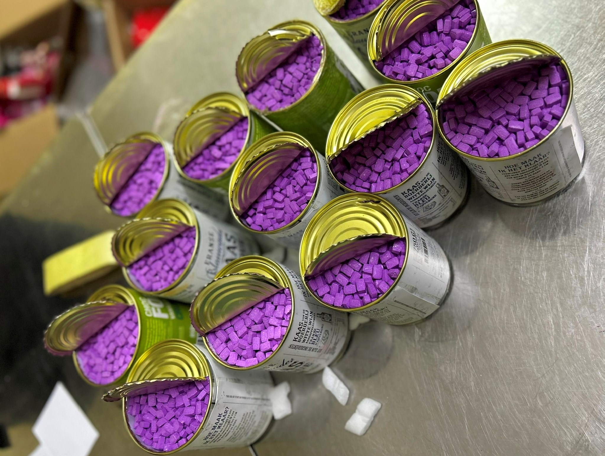 Ph&aacute; đường d&acirc;y vận chuyển ma t&uacute;y qua đường h&agrave;ng kh&ocirc;ng từ ch&acirc;u &Acirc;u về Việt Nam- Ảnh 2.