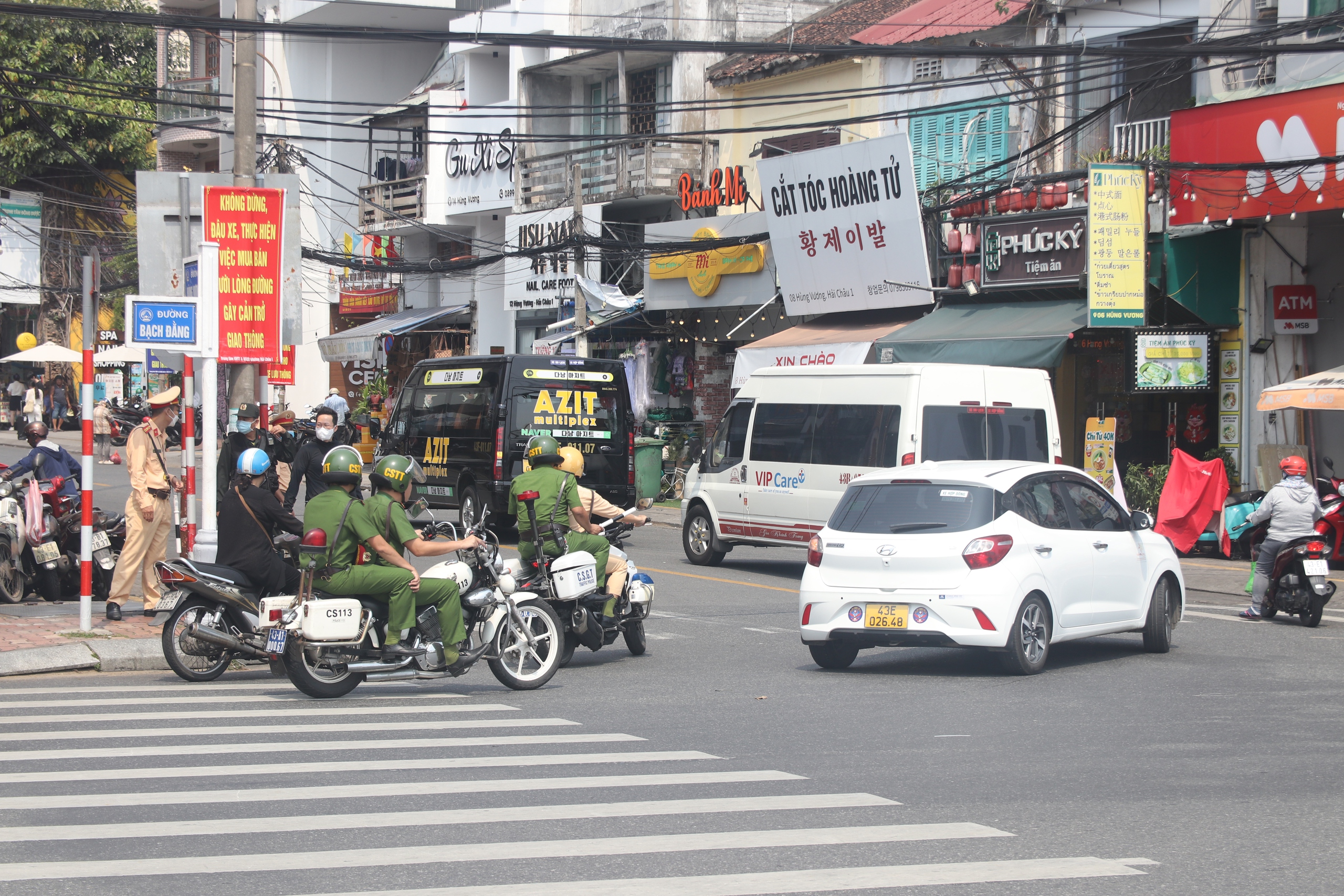 Đà Nẵng dẹp nạn lấn chiếm vỉa hè xung quanh chợ Hàn- Ảnh 2. Đà Nẵng dẹp nạn lấn chiếm vỉa hè xung quanh chợ Hàn- Ảnh 2.
