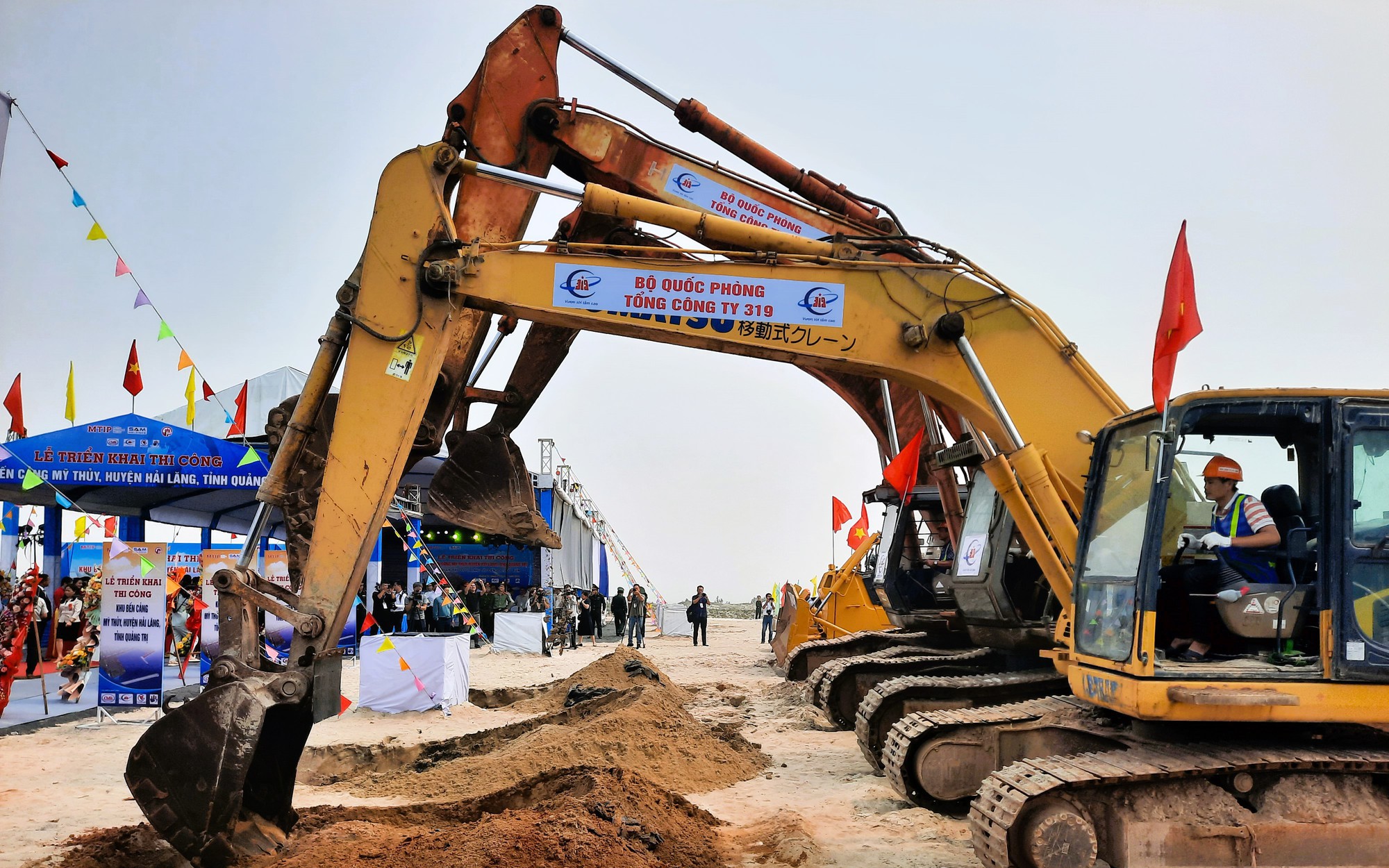 Dự án khu bến cảng hơn 14.000 tỷ ở Quảng Trị ra sao sau hơn 1 năm thi công?- Ảnh 14. Tái khởi động dự án khu bến cảng Mỹ Thủy hơn 14.000 tỷ