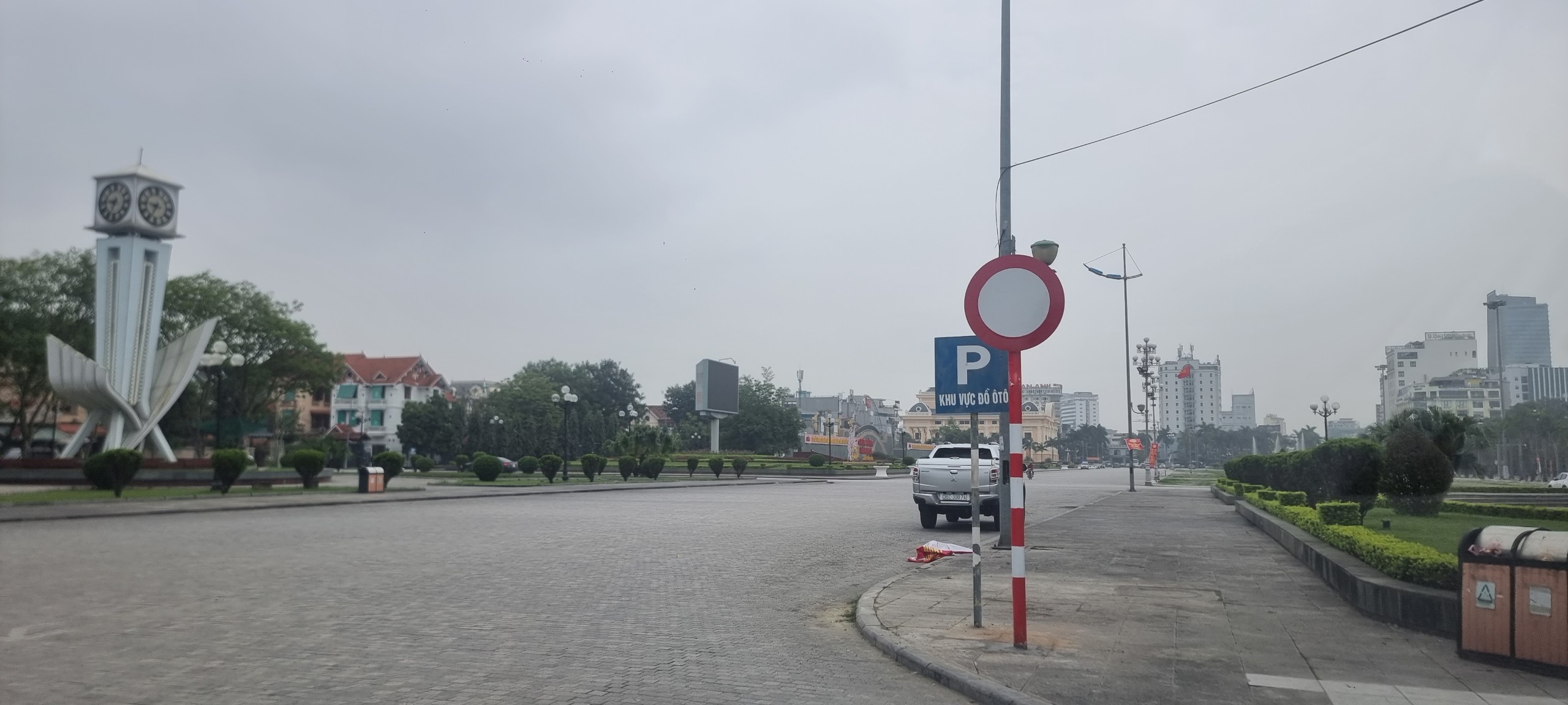 Thanh H&oacute;a th&aacute;o dỡ h&agrave;ng loạt biển cấm đường sau phản &aacute;nh- Ảnh 3.