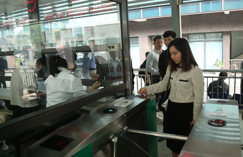 H&agrave; Nội: Th&ecirc;m 10 tuyến bu&yacute;t th&iacute; điểm thẻ v&eacute; điện tử- Ảnh 1.
