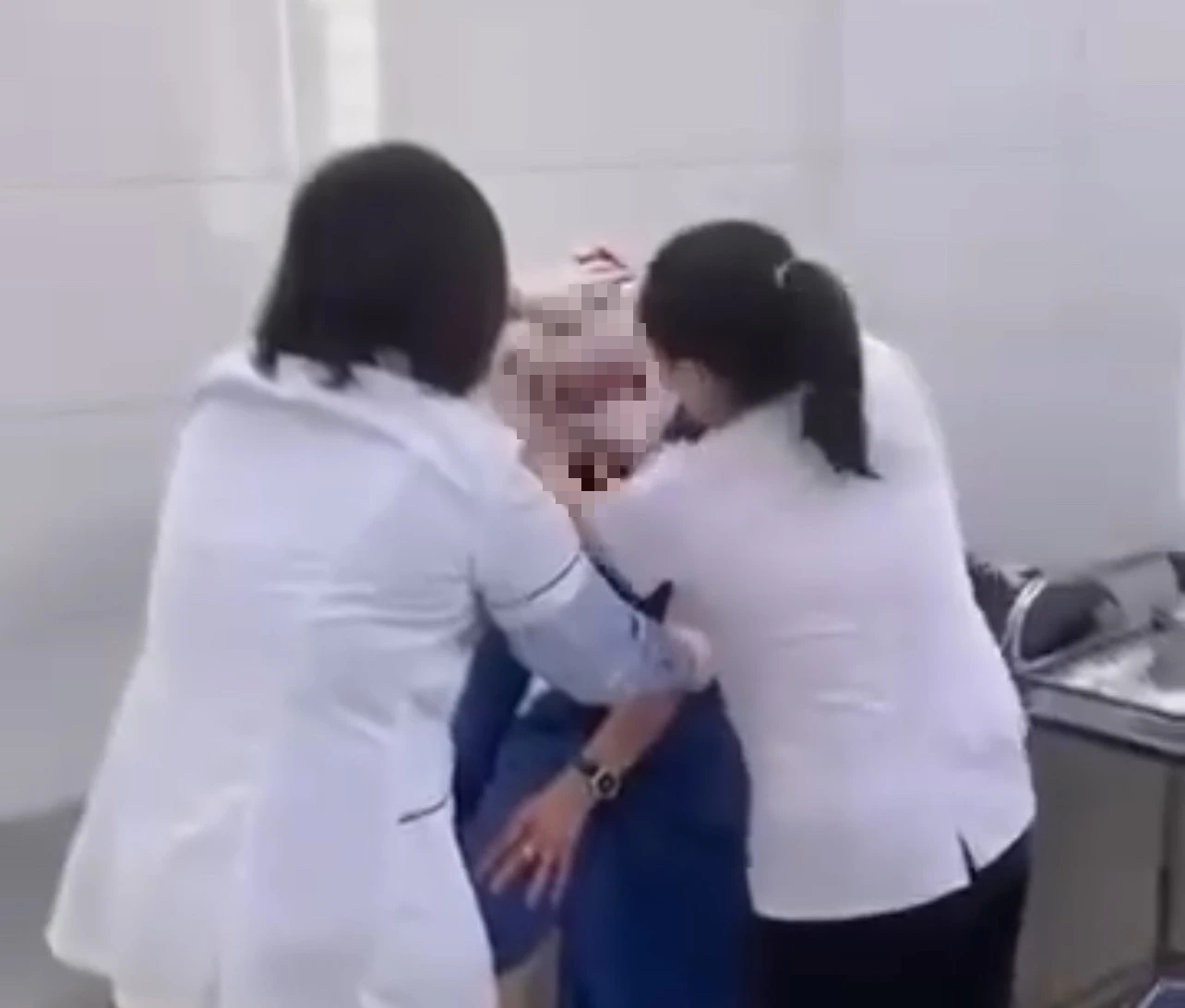 Hai người bị thương vụ ch&eacute;m người t&igrave;nh rồi tự tử ở H&agrave; Nội- Ảnh 1.