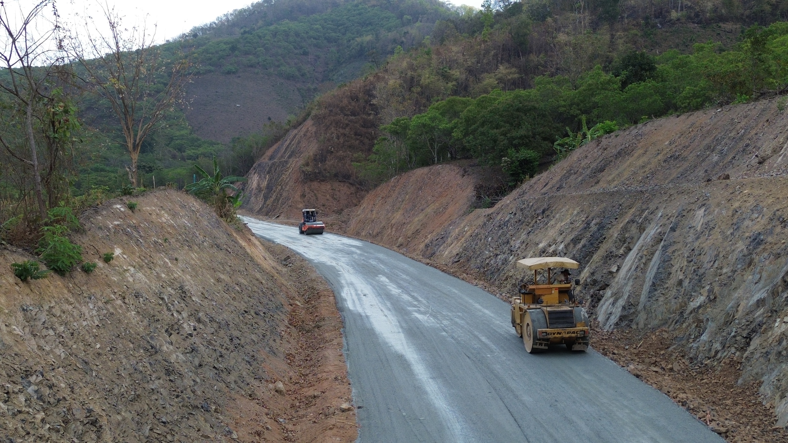 Dự án đường nghìn tỷ kết nối Ninh Thuận - Lâm Đồng đang thi công ra sao?- Ảnh 1. Dự án đường nghìn tỷ kết nối Ninh Thuận - Lâm Đồng đang thi công ra sao?- Ảnh 1.