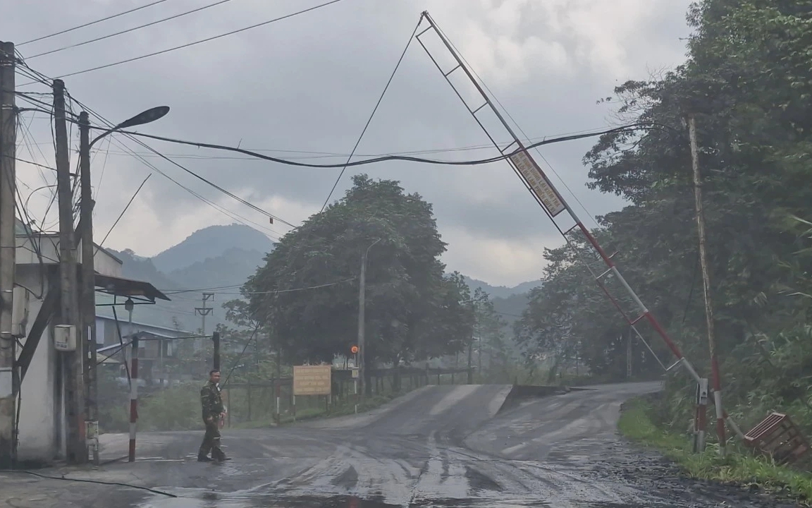Kỳ lạ doanh nghiệp lập barie, kiểm so&aacute;t người d&acirc;n qua đường nối Bắc Giang - Quảng Ninh