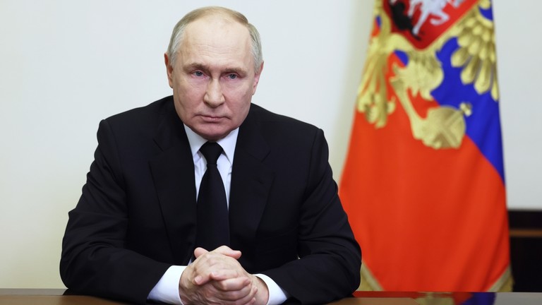 Tổng thống Nga: Ai đang chờ những kẻ khủng bố ở phía Ukraine?- Ảnh 1. Tổng thống Nga: Ai đang chờ những kẻ khủng bố ở phía Ukraine?- Ảnh 1.