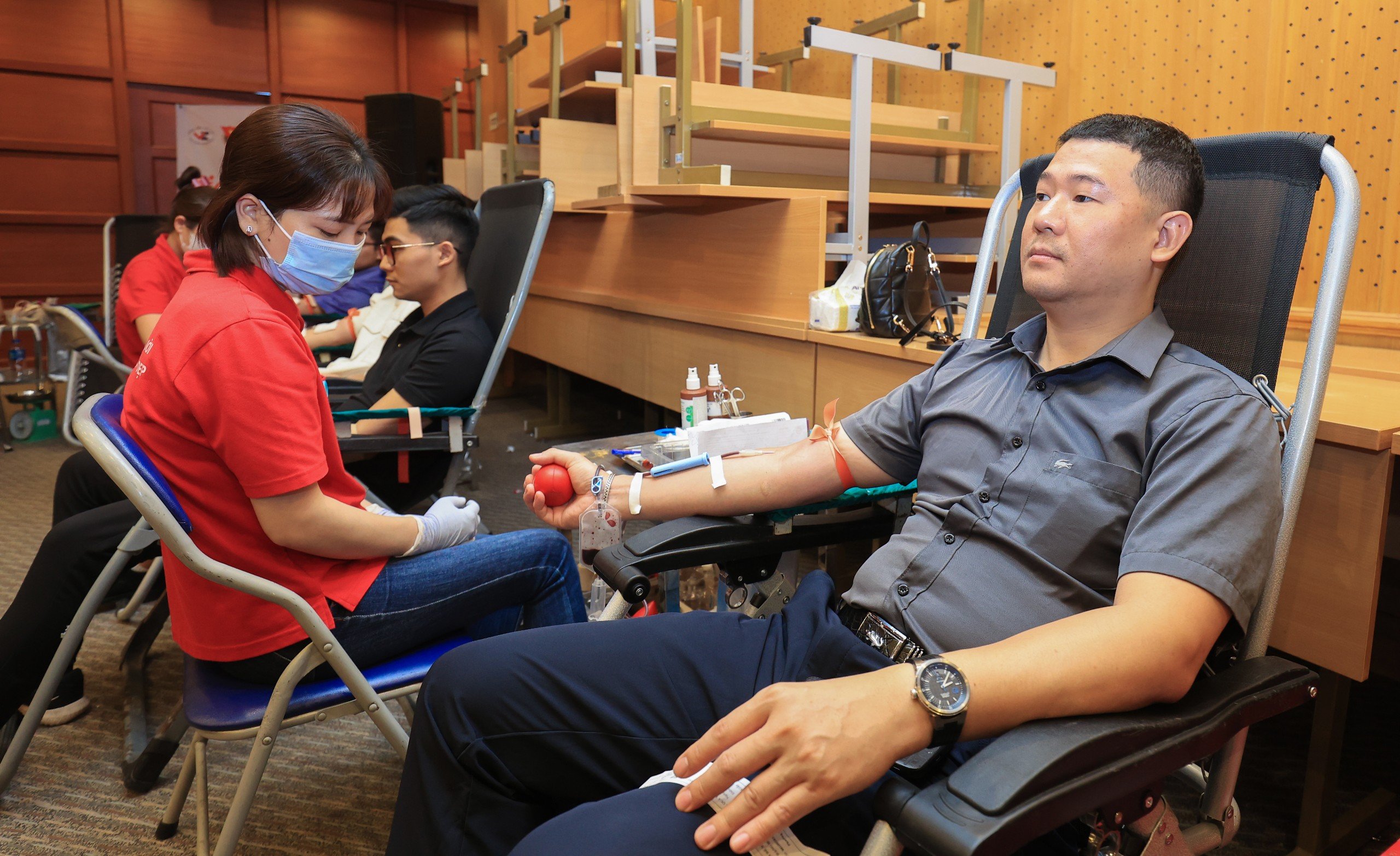 Tuổi trẻ Bộ GTVT lan tỏa nghĩa cử cao đẹp hiến máu cứu người- Ảnh 14. Tuổi trẻ Bộ GTVT lan tỏa nghĩa cử cao đẹp hiến máu cứu người- Ảnh 14.