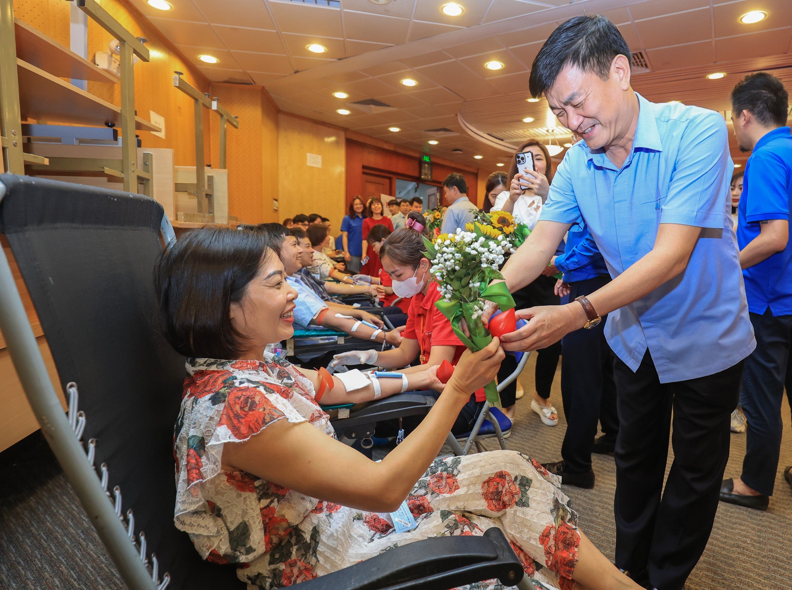 Tuổi trẻ Bộ GTVT lan tỏa nghĩa cử cao đẹp hiến m&aacute;u cứu người- Ảnh 2.