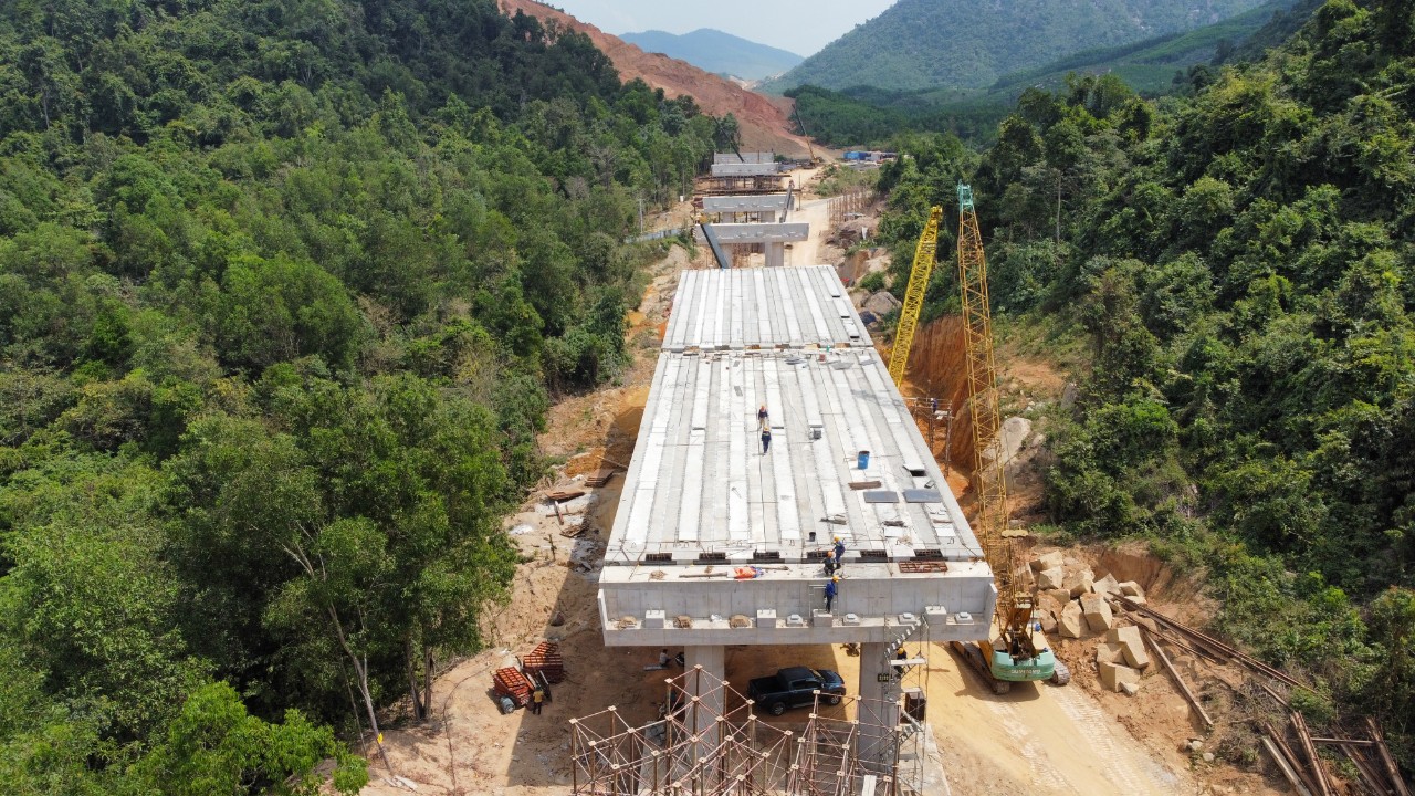 Bứt tốc thi c&ocirc;ng 
