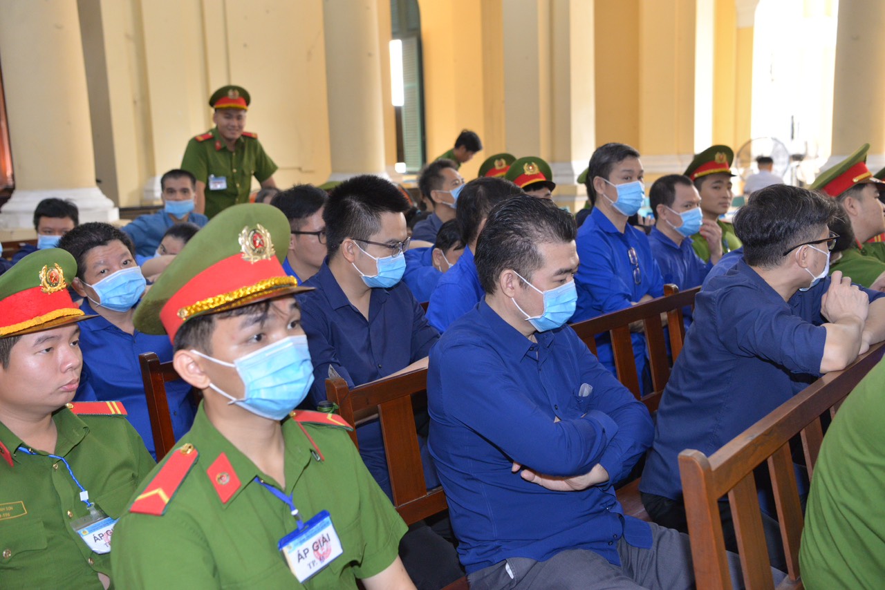 Cựu ph&oacute; ch&aacute;nh thanh tra nhận 390.000 USD từ SCB v&igrave; nghĩ l&agrave; qu&agrave; nghỉ hưu- Ảnh 1.