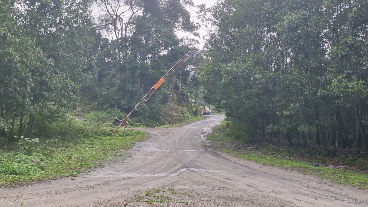 Kỳ lạ doanh nghiệp lập barie, kiểm so&aacute;t người d&acirc;n qua đường nối Bắc Giang - Quảng Ninh- Ảnh 12.