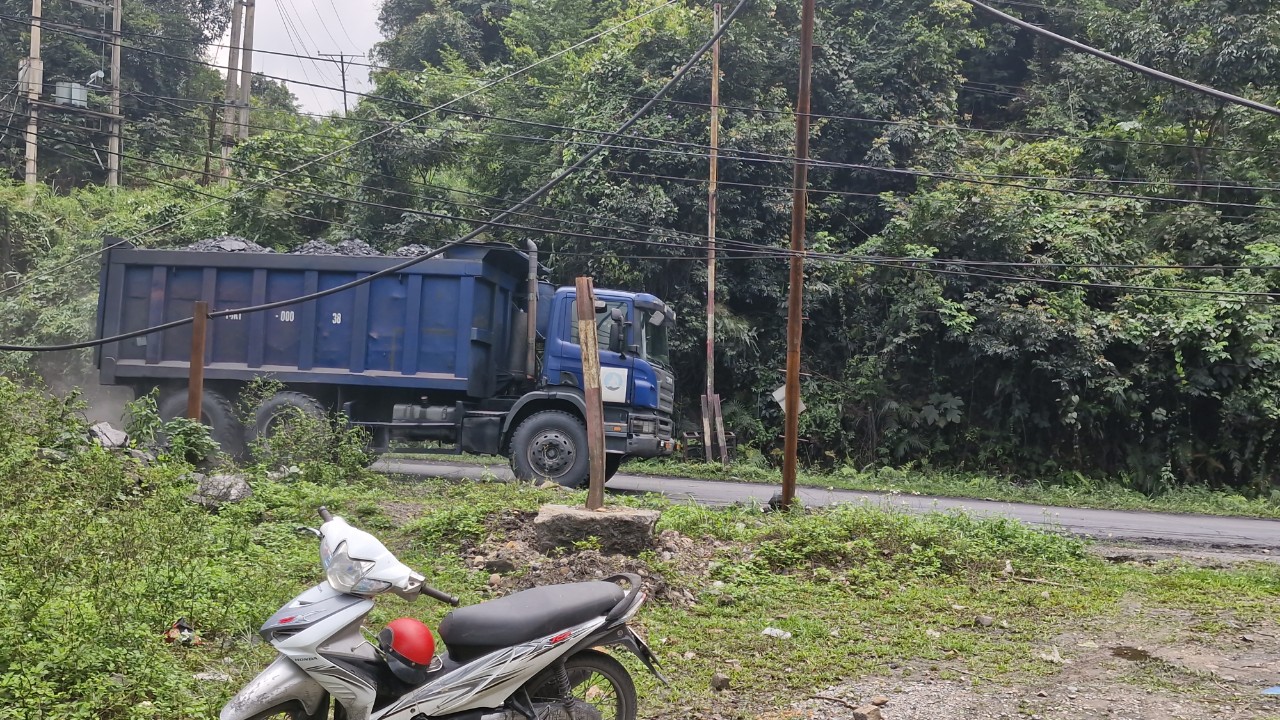 Kỳ lạ doanh nghiệp lập barie, kiểm so&aacute;t người d&acirc;n qua đường nối Bắc Giang - Quảng Ninh- Ảnh 8.