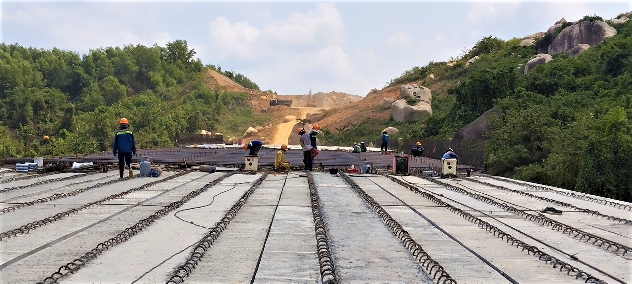 Bứt tốc thi c&ocirc;ng 