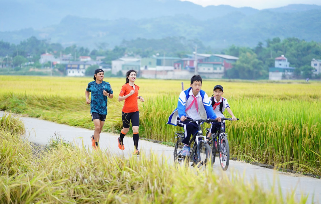 Đ&atilde; c&oacute; hơn 1 ngh&igrave;n VĐV mua BIB dự Giải Marathon v&igrave; ATGT 2024- Ảnh 2.