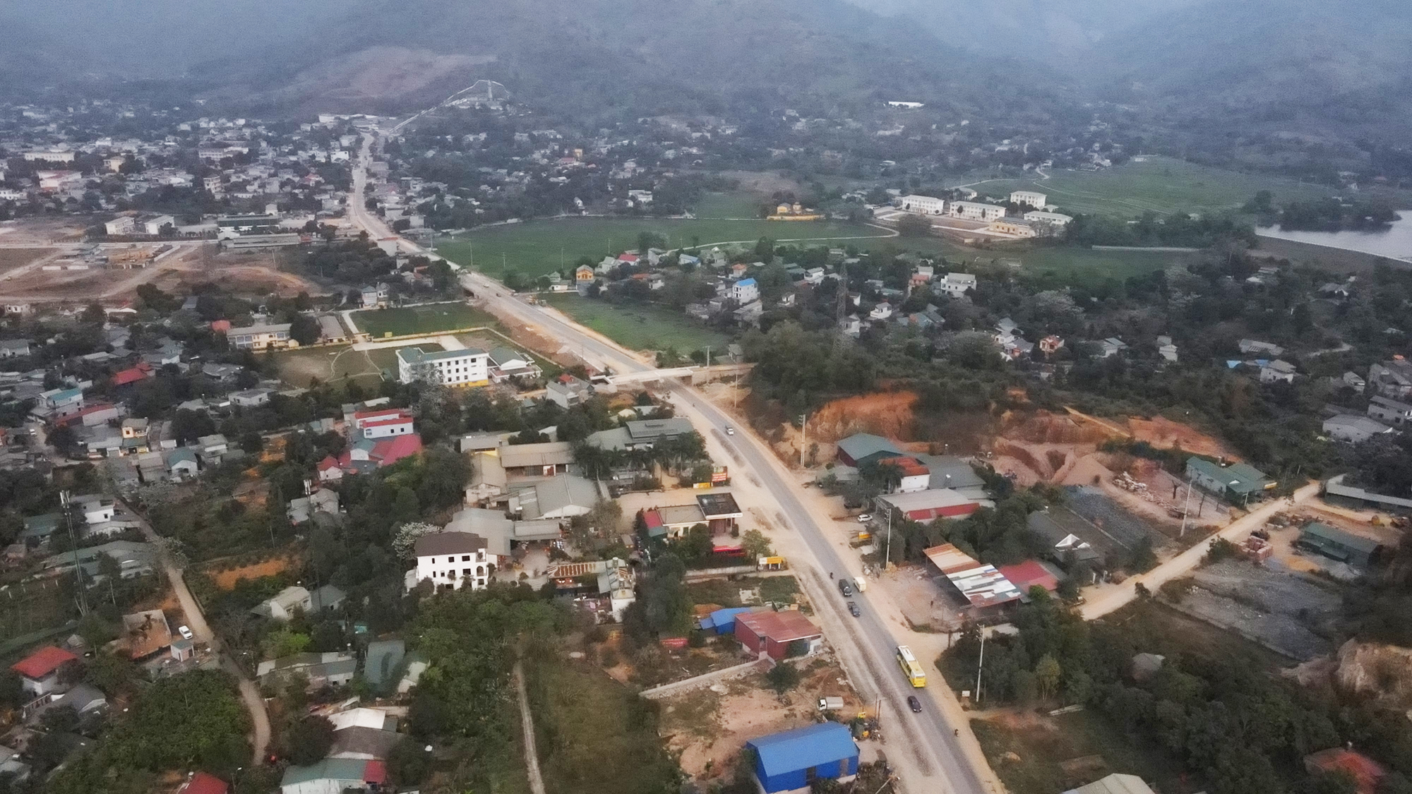 Nỗ lực ho&agrave;n th&agrave;nh quốc lộ 6 mở rộng qua TP H&ograve;a B&igrave;nh v&agrave;o ng&agrave;y Quốc kh&aacute;nh- Ảnh 9.