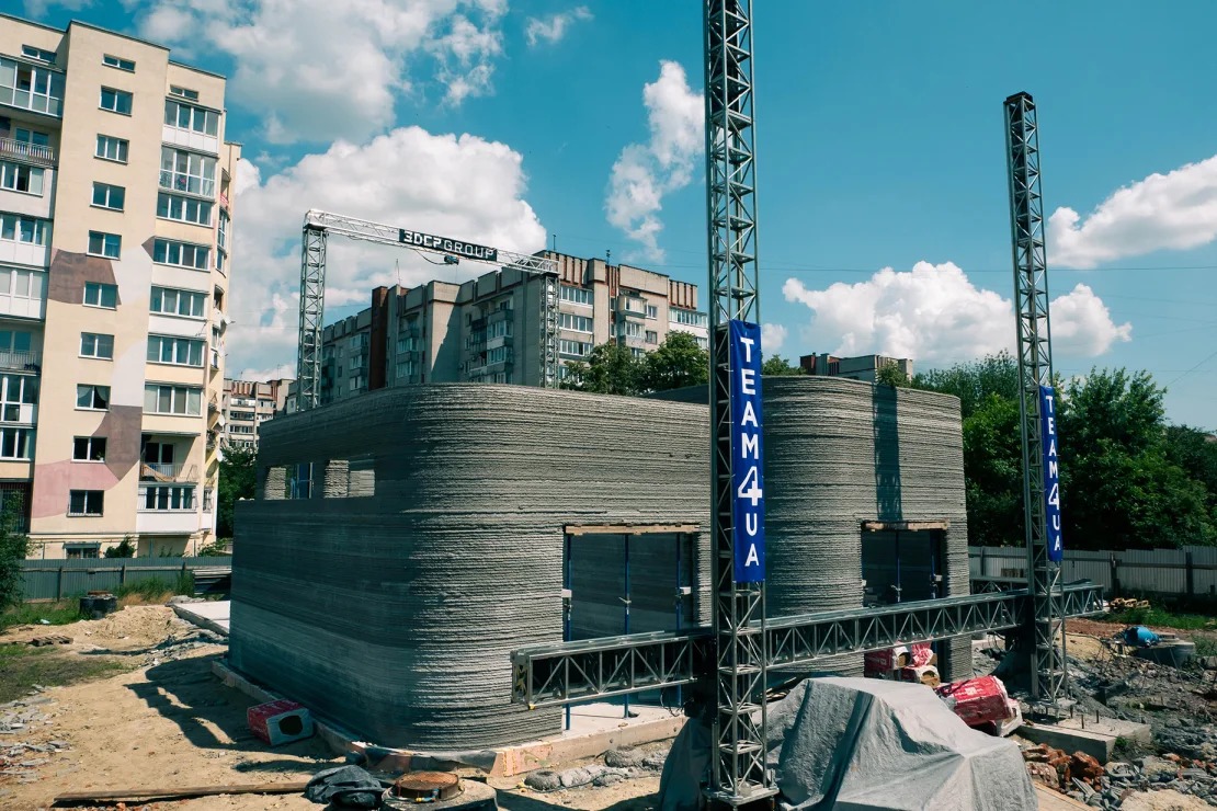 Hiện trường thi c&ocirc;ng t&ograve;a nh&agrave; trường học bằng phương ph&aacute;p in 3D. (Ảnh: Team4UA)