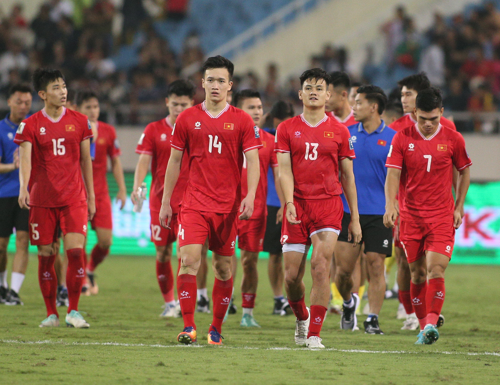 Tuyển Việt Nam bất ngờ rơi v&agrave;o cảnh chưa từng c&oacute; trong lịch sử- Ảnh 2.