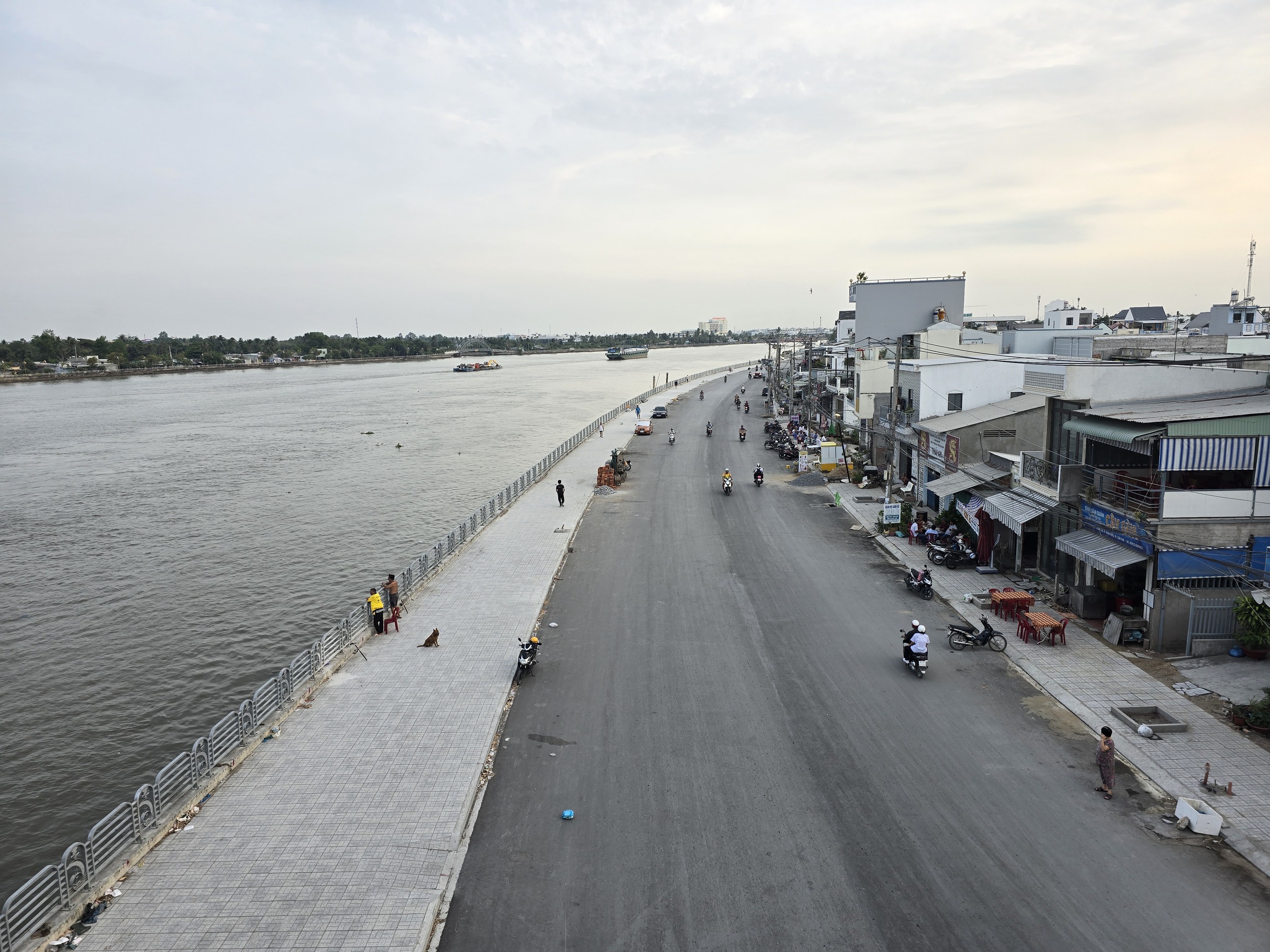 Bờ k&egrave; v&agrave; con đường thay đổi bộ mặt đ&ocirc; thị Cần Thơ- Ảnh 5.