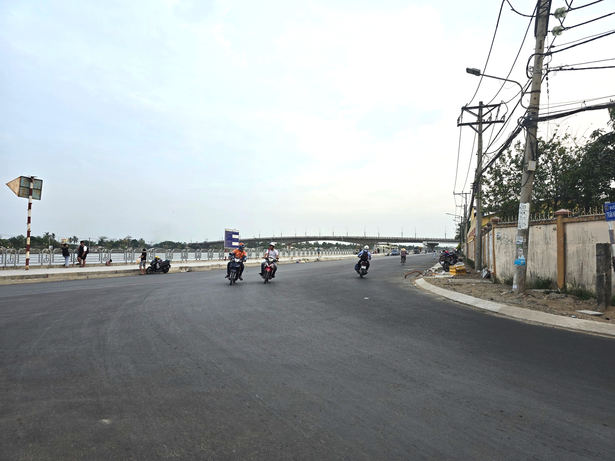 Bờ k&egrave; v&agrave; con đường thay đổi bộ mặt đ&ocirc; thị Cần Thơ- Ảnh 2.