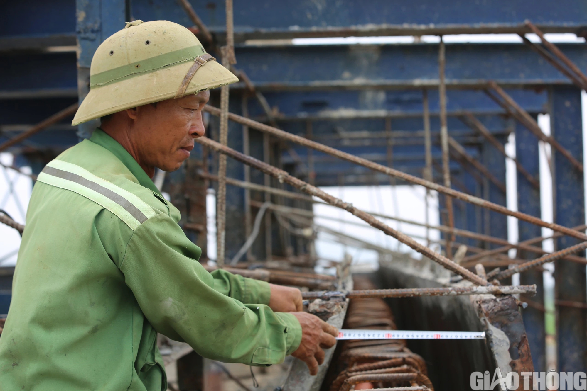 N&uacute;t giao thứ 7 tr&ecirc;n cao tốc Mai Sơn - QL45 đoạn qua Thanh H&oacute;a sẽ ho&agrave;n th&agrave;nh v&agrave;o dịp 30/4- Ảnh 2.