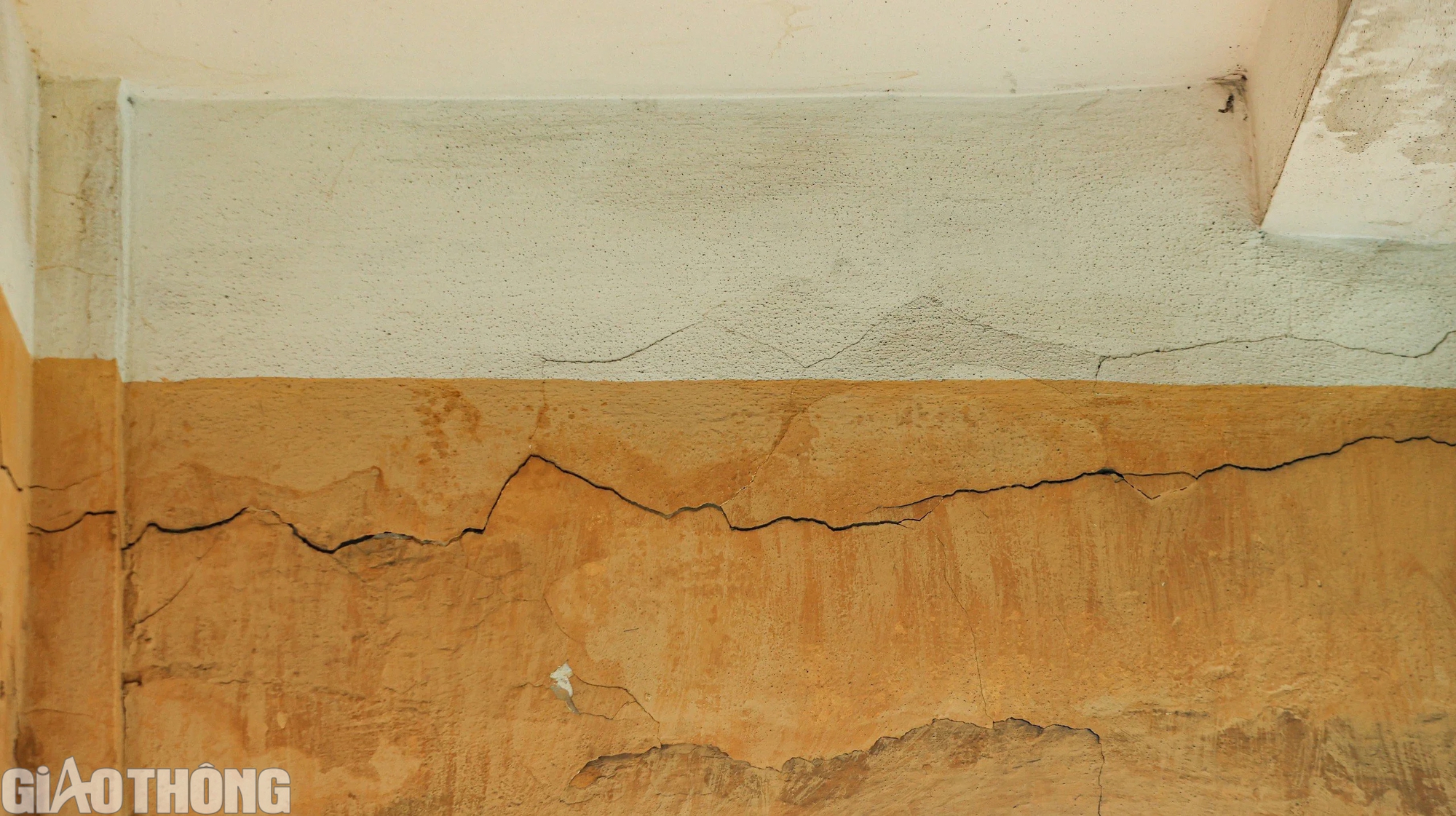 Cận cảnh c&ocirc;ng tr&igrave;nh hơn nửa thế kỷ cheo leo tr&ecirc;n đảo đ&aacute; Hạ Long- Ảnh 15.