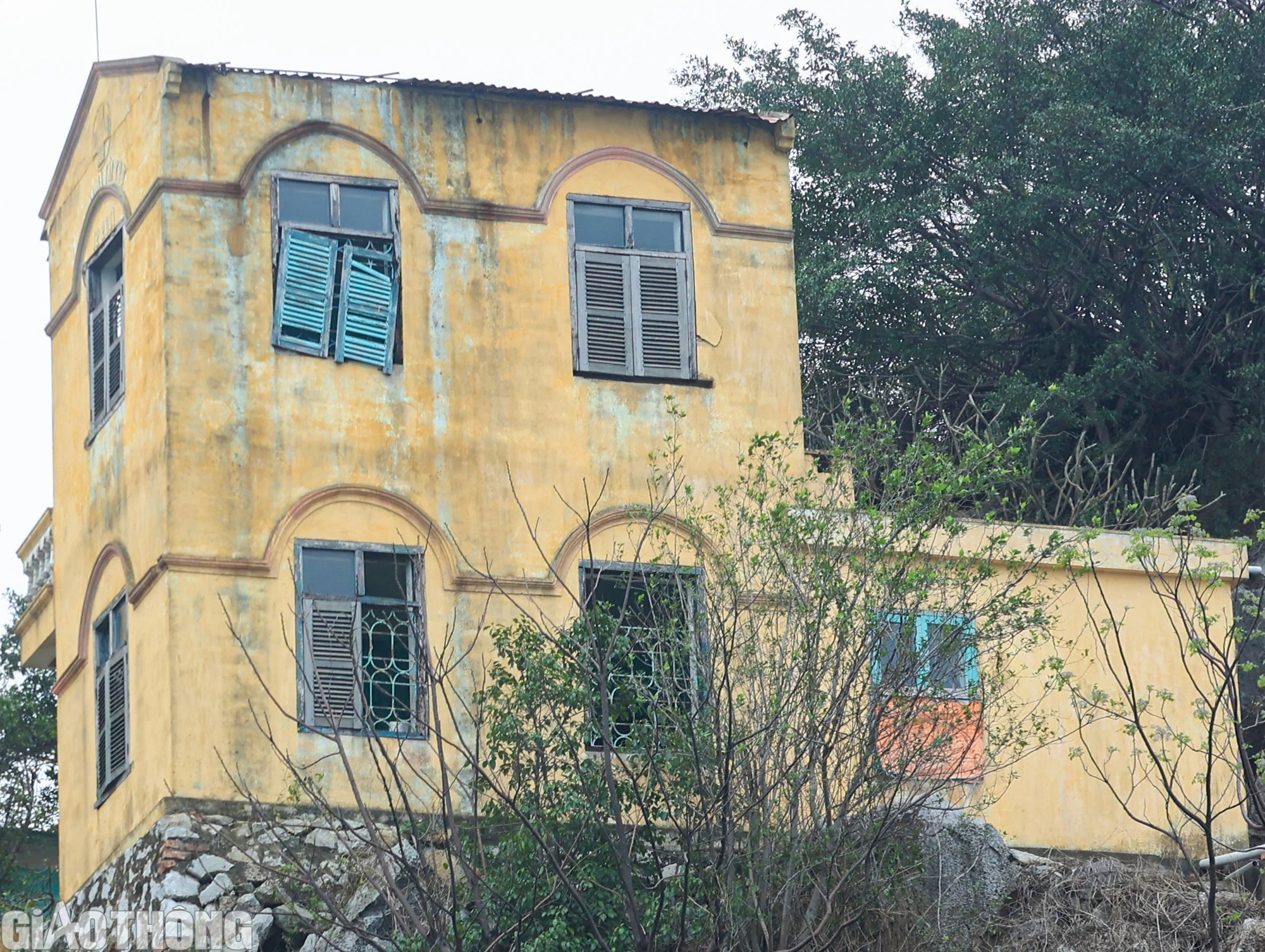 Cận cảnh c&ocirc;ng tr&igrave;nh hơn nửa thế kỷ cheo leo tr&ecirc;n đảo đ&aacute; Hạ Long- Ảnh 20.