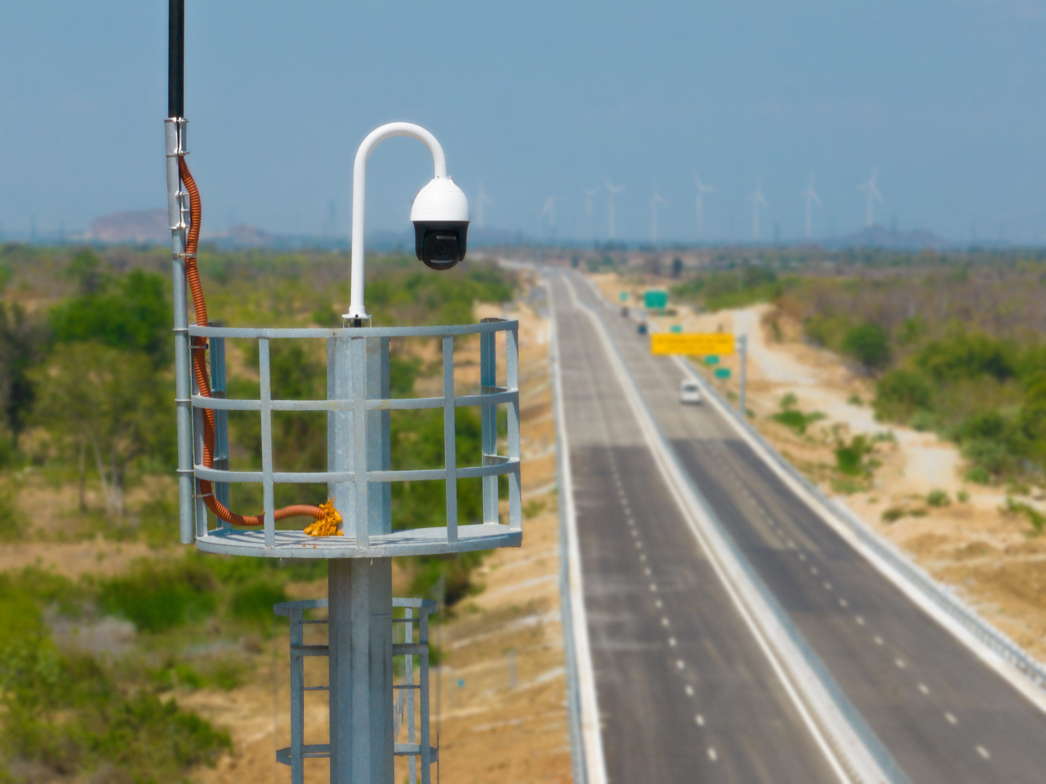 Ngắm cao tốc Cam L&acirc;m - Vĩnh Hảo băng qua những c&aacute;nh đồng điện gi&oacute;, điện mặt trời đẹp m&ecirc; ly- Ảnh 19.