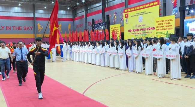 Hội khỏe Ph&ugrave; Đổng dừng thi giữa chừng v&igrave;... thiếu dụng cụ thi đấu- Ảnh 1.