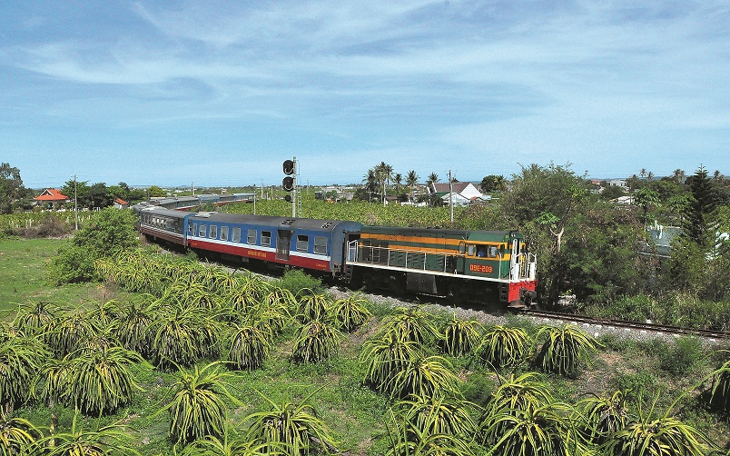 Đường sắt chạy thường xuyên tàu Sài Gòn - Phan Thiết, giá vé hơn 160.000 đồng- Ảnh 2. Đường sắt giảm sâu giá vé tập thể, hút khách du lịch