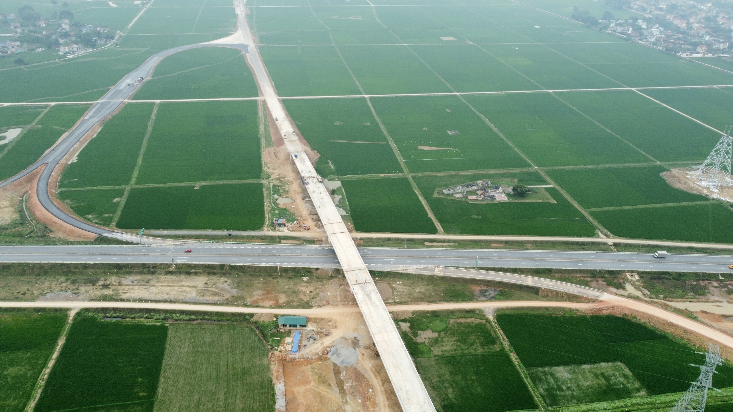 N&uacute;t giao thứ 7 tr&ecirc;n cao tốc Mai Sơn - QL45 đoạn qua Thanh H&oacute;a sẽ ho&agrave;n th&agrave;nh v&agrave;o dịp 30/4- Ảnh 7.