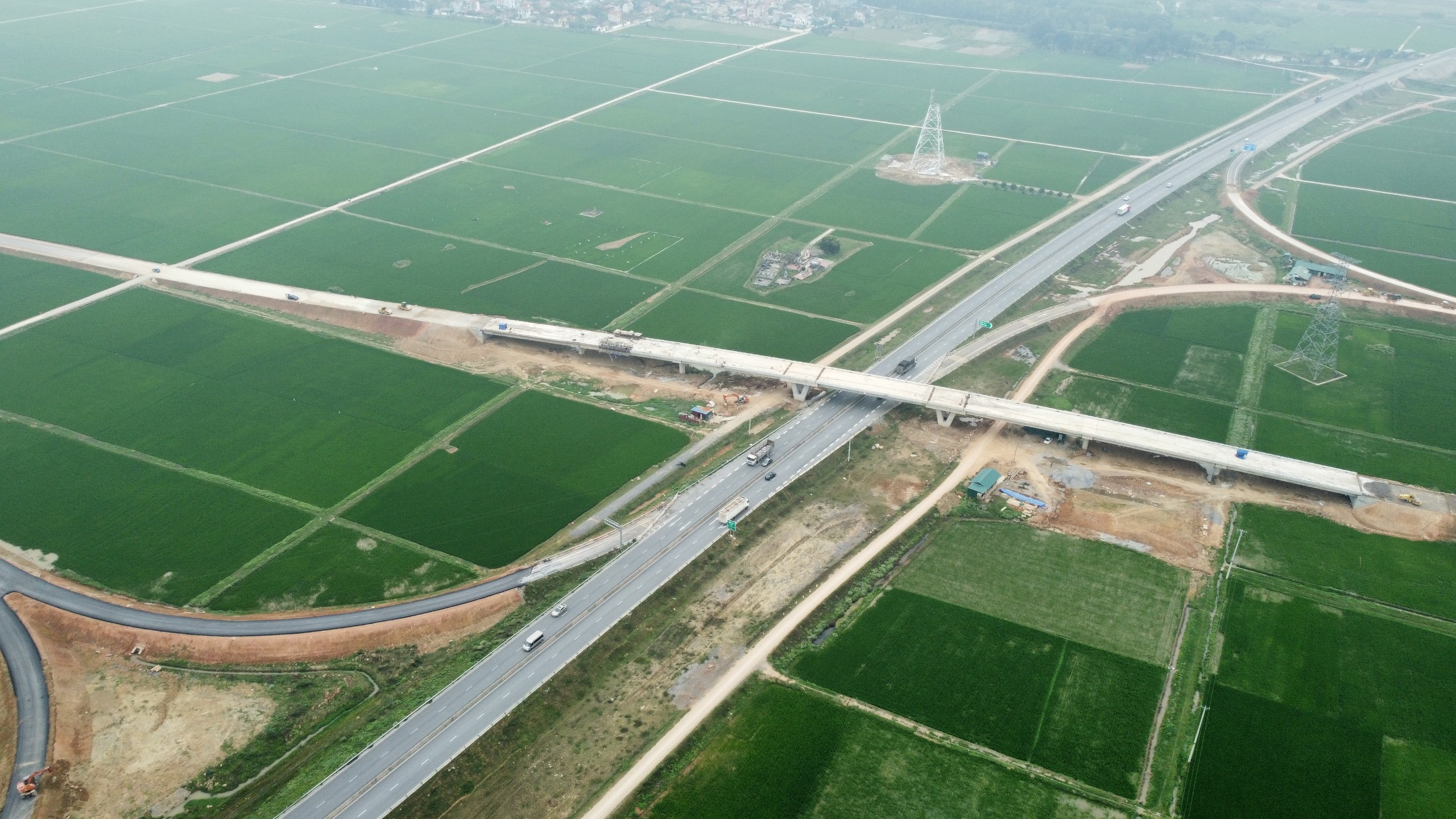N&uacute;t giao thứ 7 tr&ecirc;n cao tốc Mai Sơn - QL45 đoạn qua Thanh H&oacute;a sẽ ho&agrave;n th&agrave;nh v&agrave;o dịp 30/4- Ảnh 8.