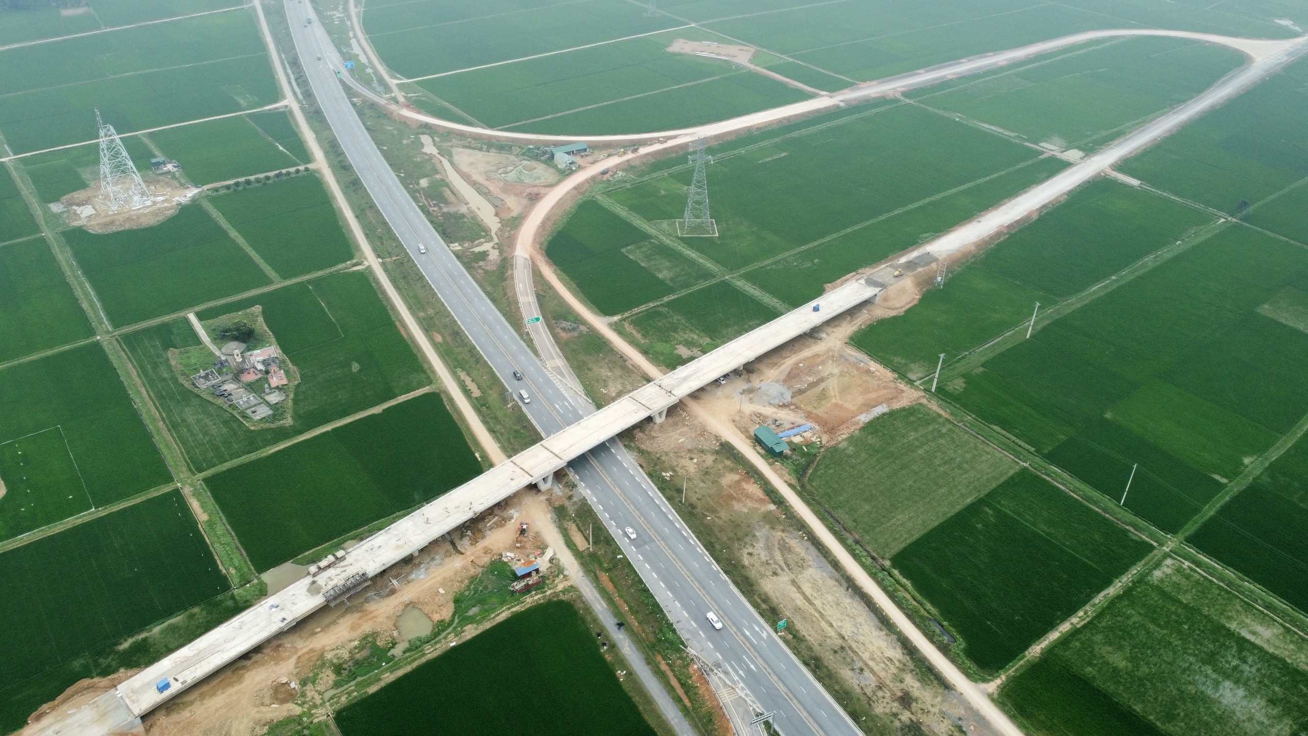 N&uacute;t giao thứ 7 tr&ecirc;n cao tốc Mai Sơn - QL45 đoạn qua Thanh H&oacute;a sẽ ho&agrave;n th&agrave;nh v&agrave;o dịp 30/4- Ảnh 6.